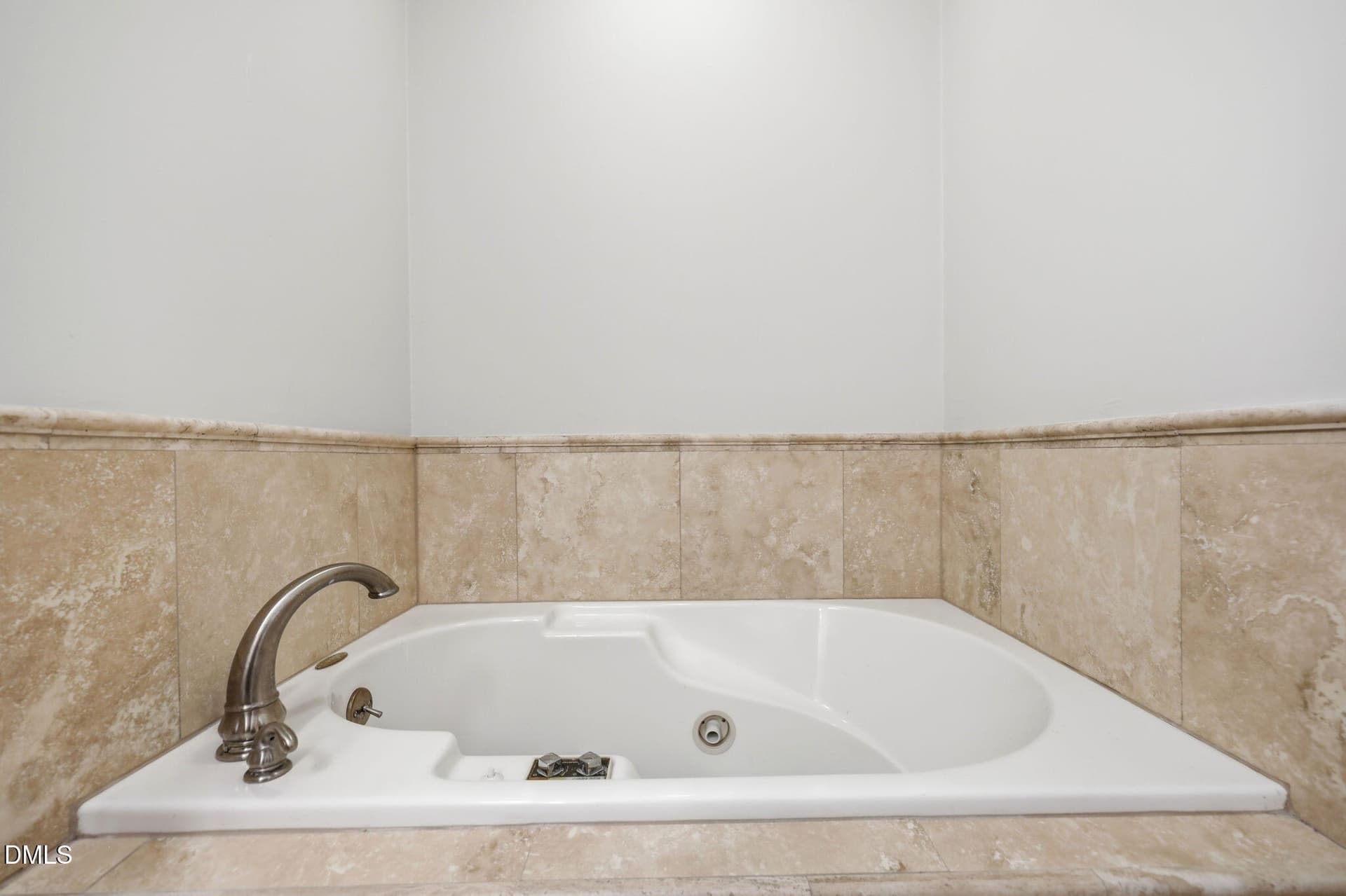 37-web-or-mls-MB-Whirlpool_4107 - 100 Moray Court, Cary, NC 27511
