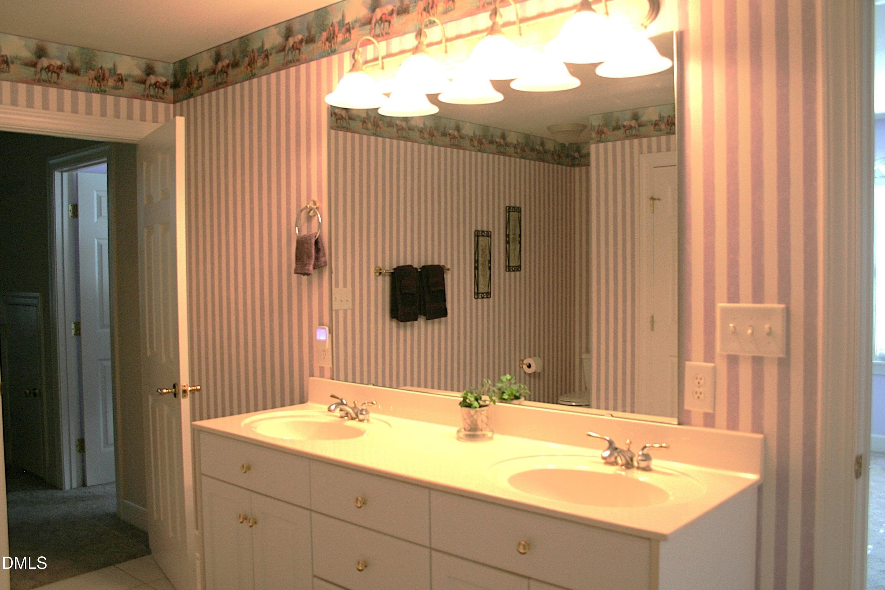 Upstairs Bath - 220 Jordan Narron Road, Selma, NC 27576