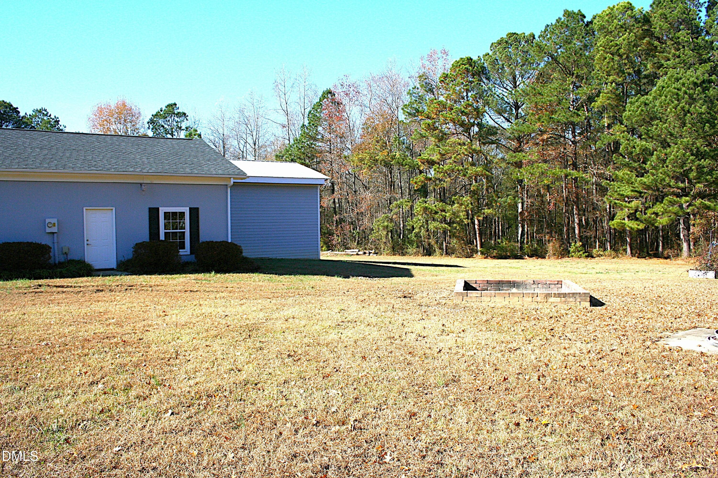 Shop (amazing) - 220 Jordan Narron Road, Selma, NC 27576