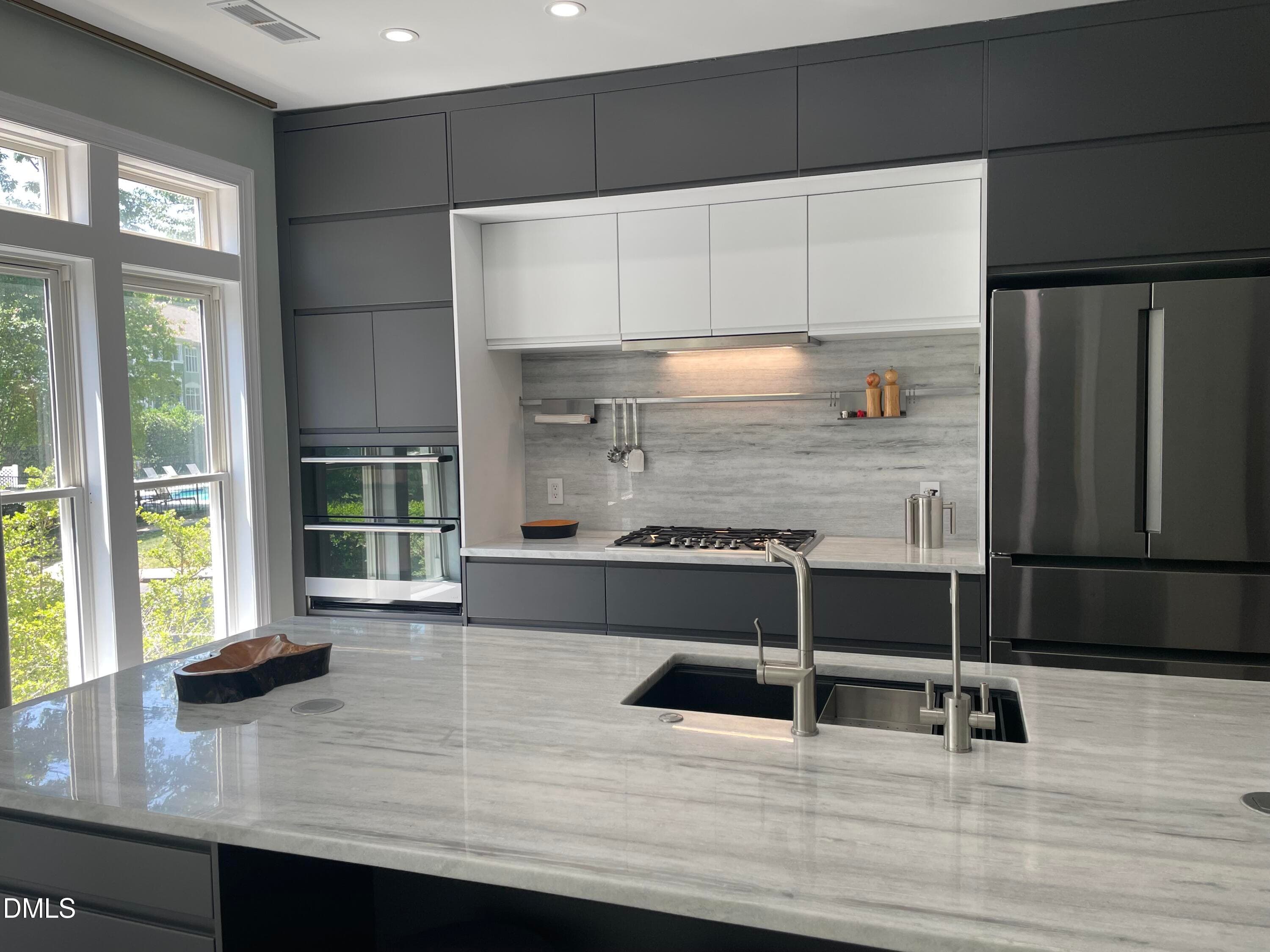 Image 03 - 1130 Parkridge Lane 102, Raleigh, NC 27605, Raleigh