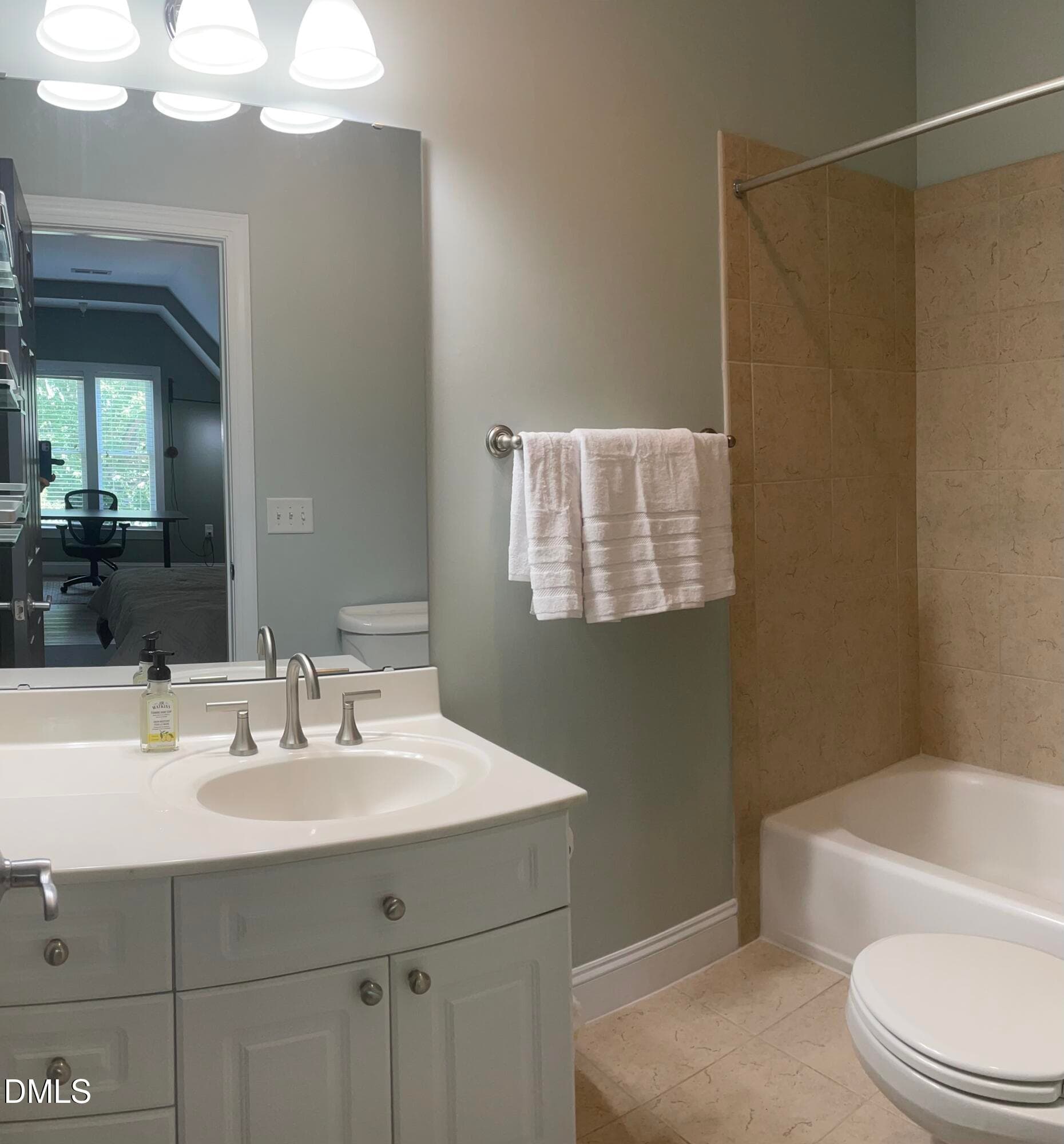 Image 17 - 1130 Parkridge Lane 102, Raleigh, NC 27605, Raleigh