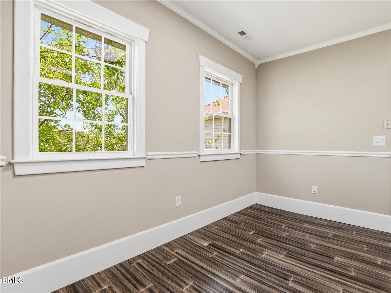 25-Informal Dining - 300 Redman Crossing Road, Mebane, NC 27302