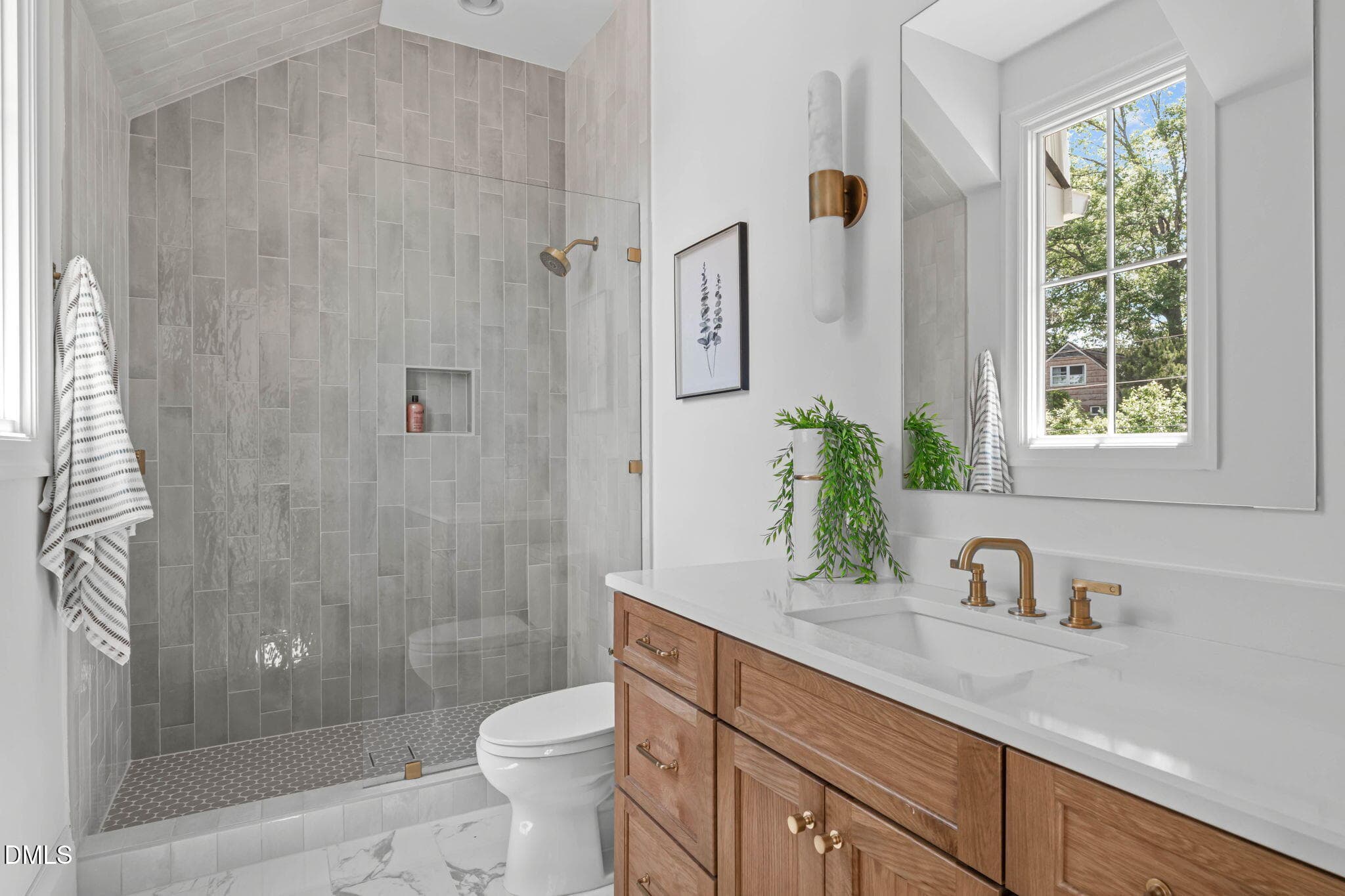 Guest Bath - 3442 Redbud Lane, Raleigh, NC 27607, Raleigh