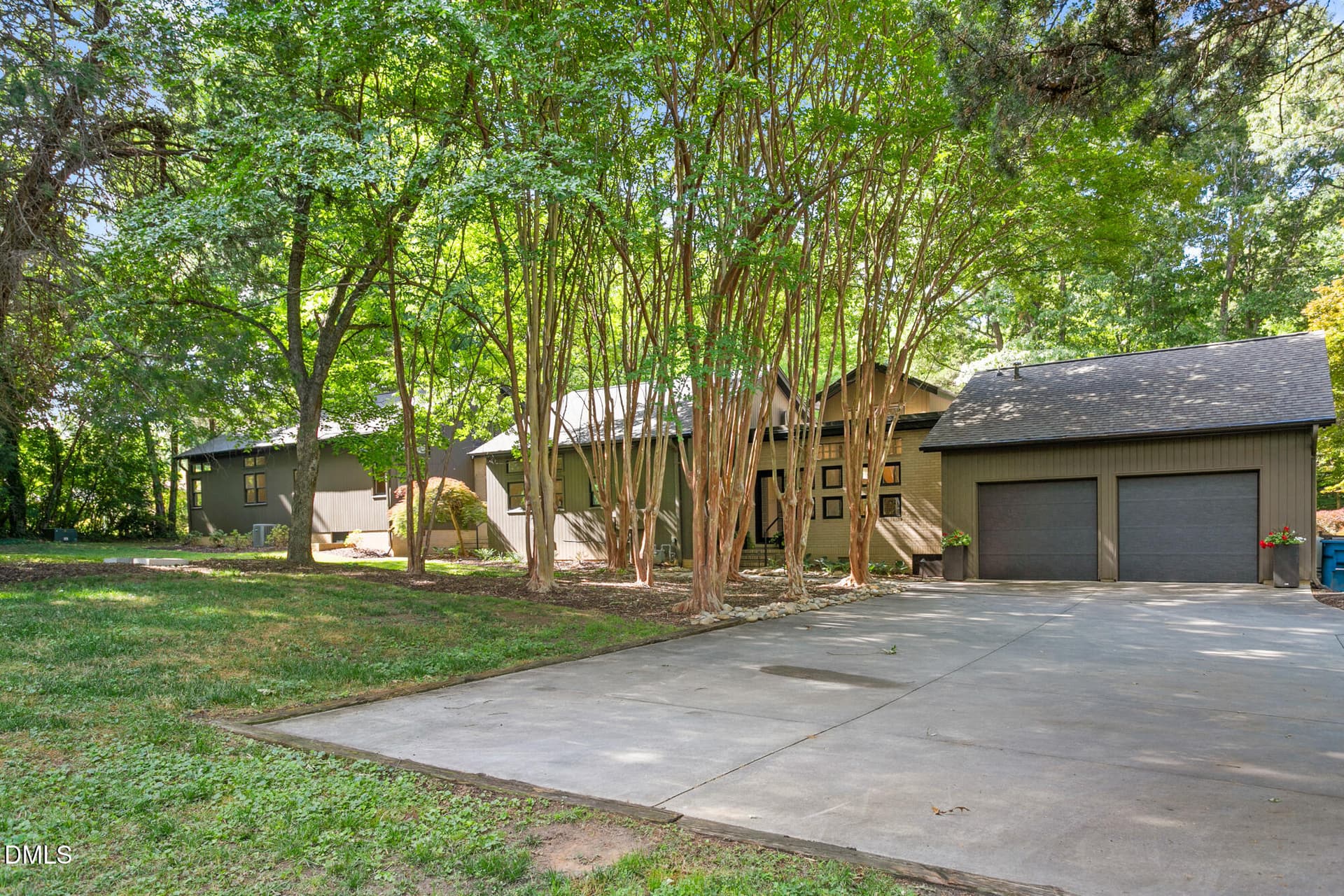 1040 Glenview Lane-2 - 1040 Glenview Lane, Burlington, NC 27215