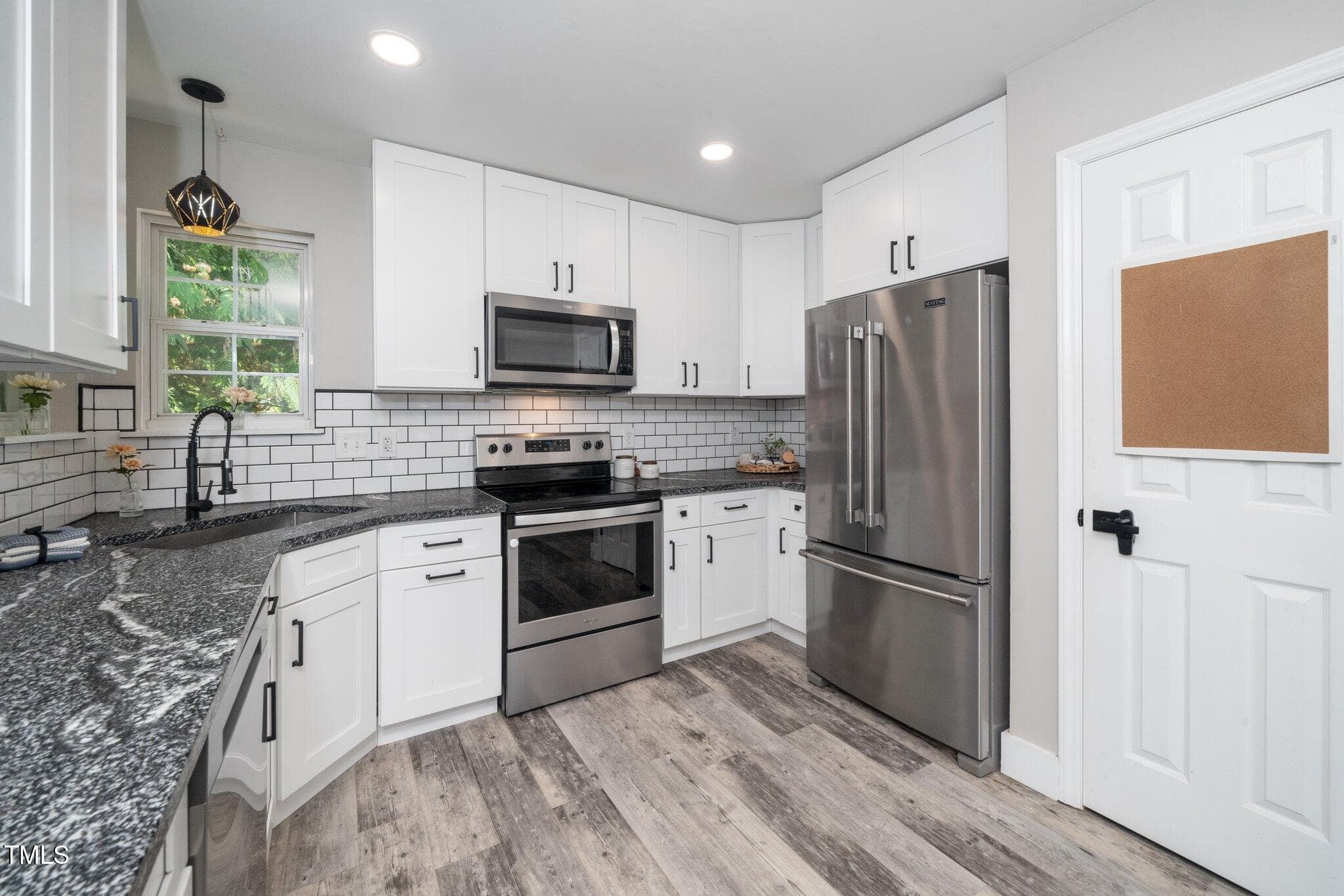 20-web-or-mls-725 E Maple (14 of 30) - 725 E Maple Lane, Fuquay Varina, NC 27526