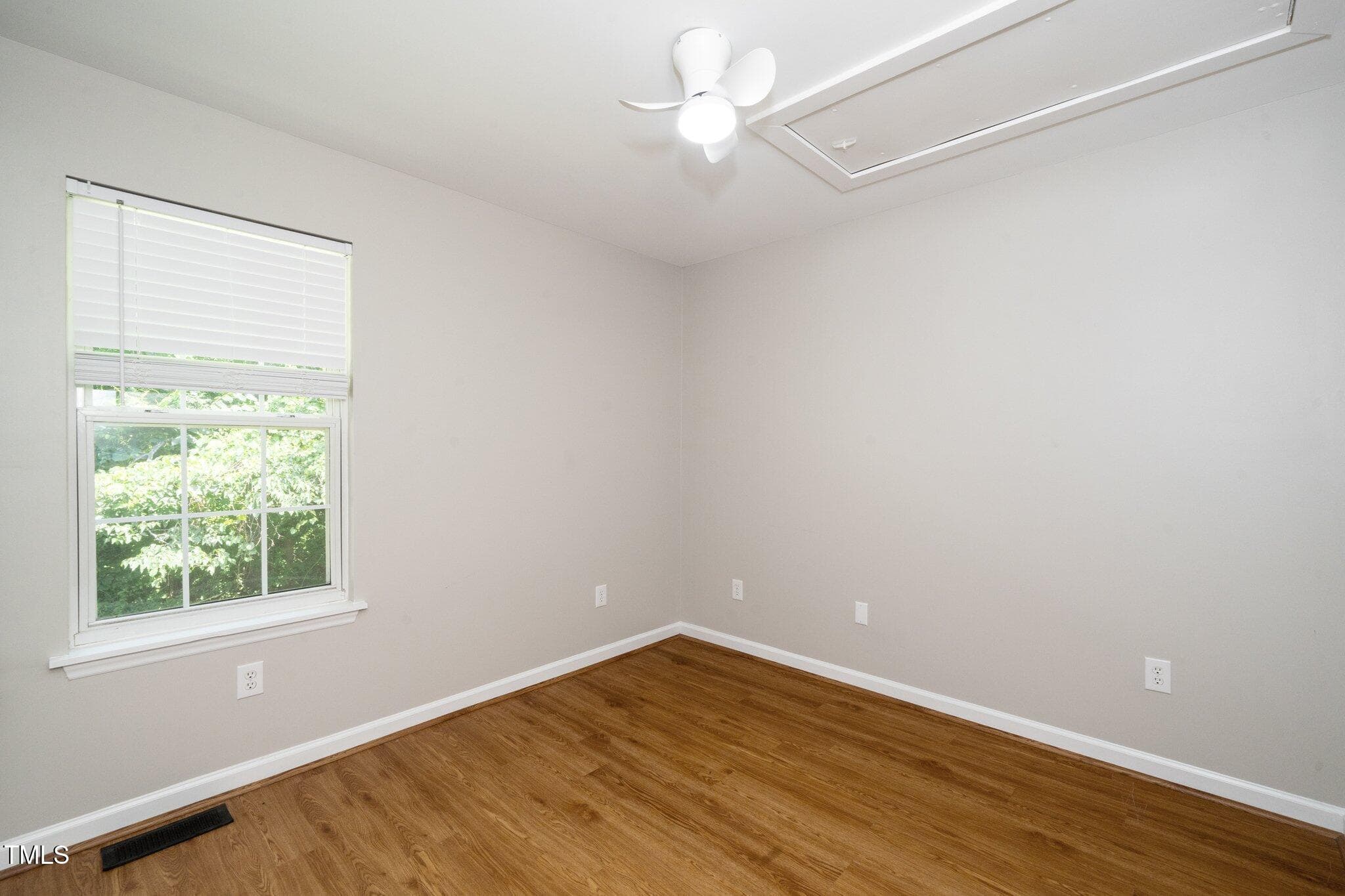 Bedroom unstaged - 725 E Maple Lane, Fuquay Varina, NC 27526