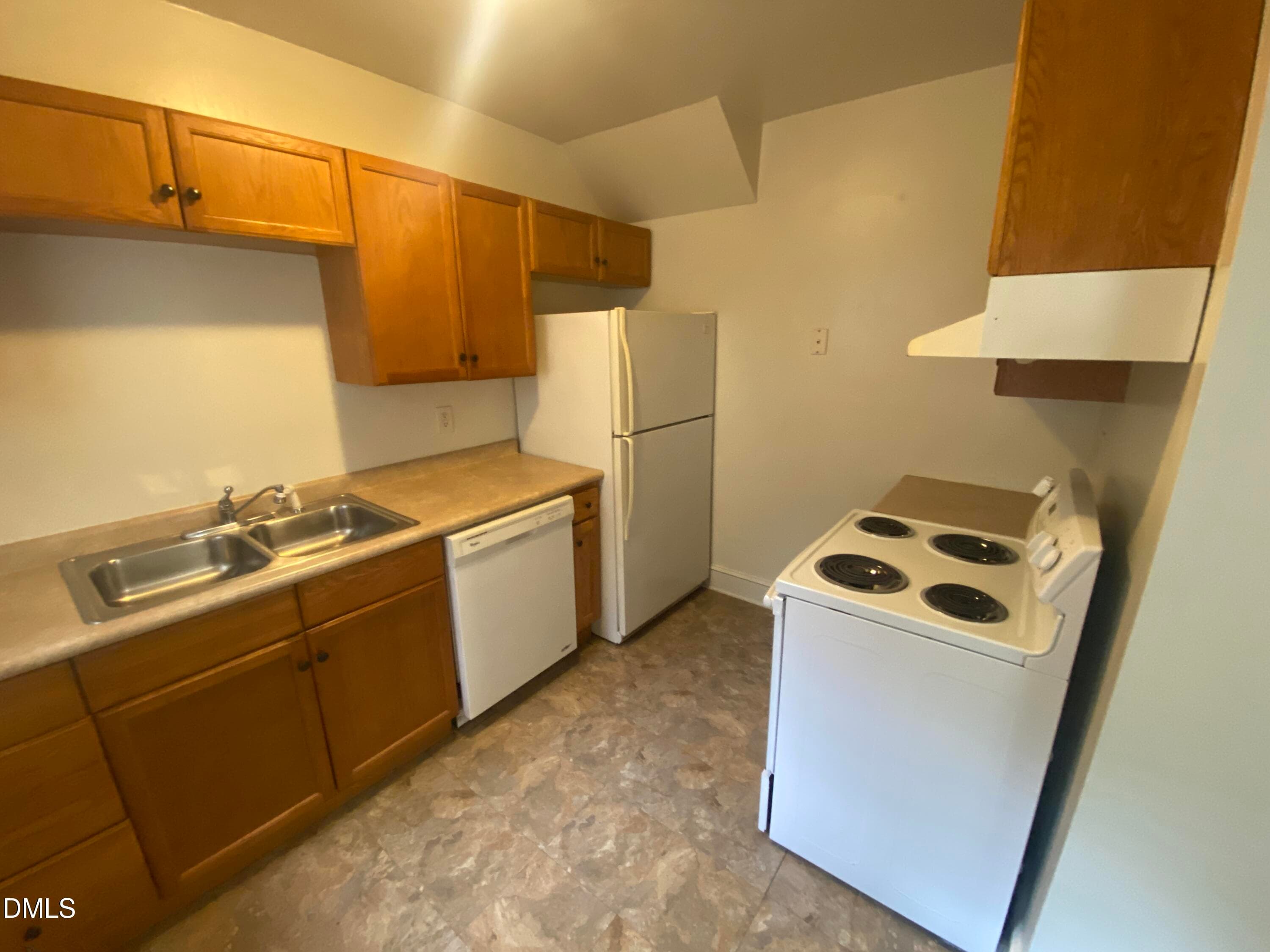 Kitchen - 1407-1413 Clarendon Street, Durham, NC 27705, Durham