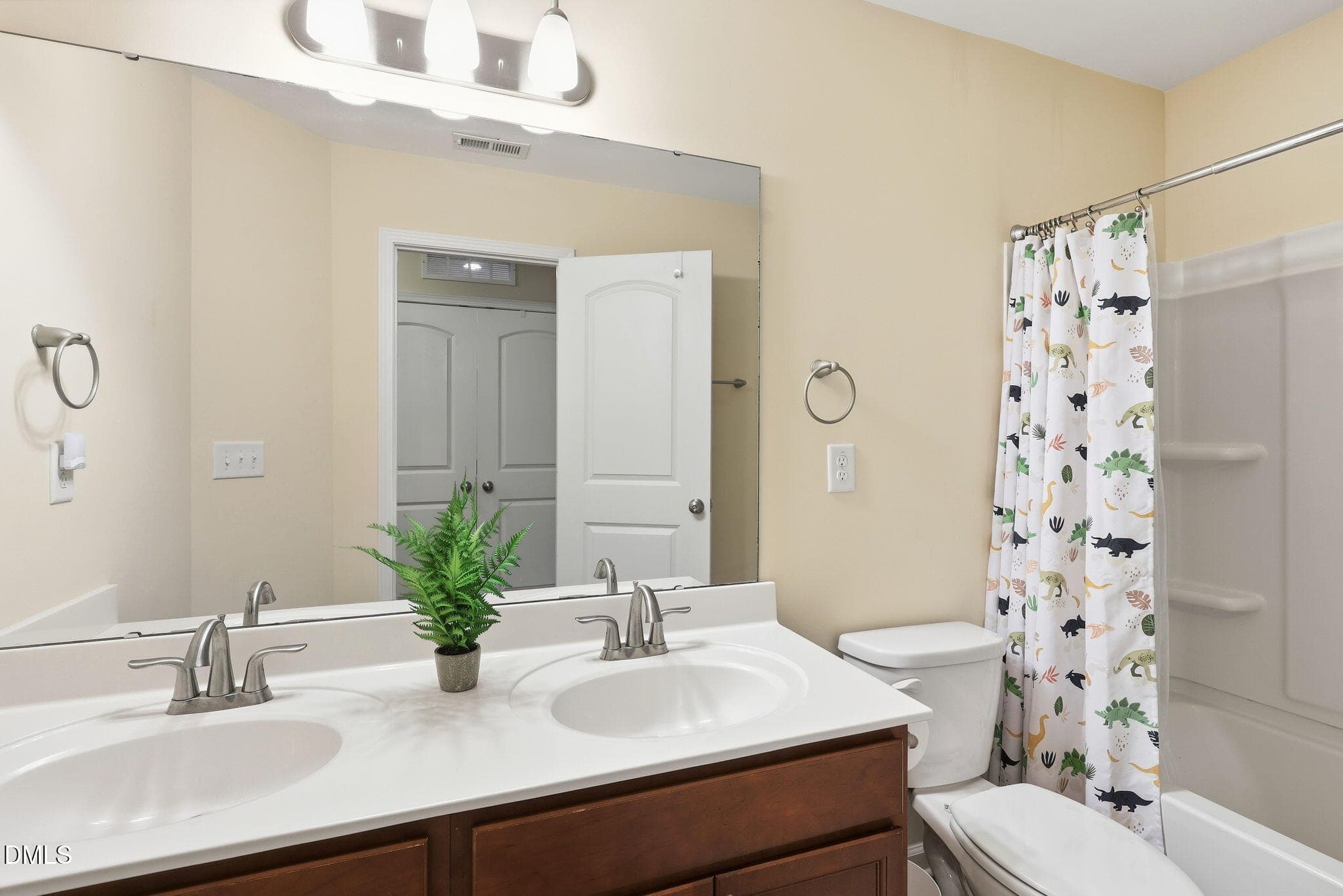 upstairs hall bath - 1000 Pebble Creek Crossing Unit 1, Durham, NC 27713, Durham