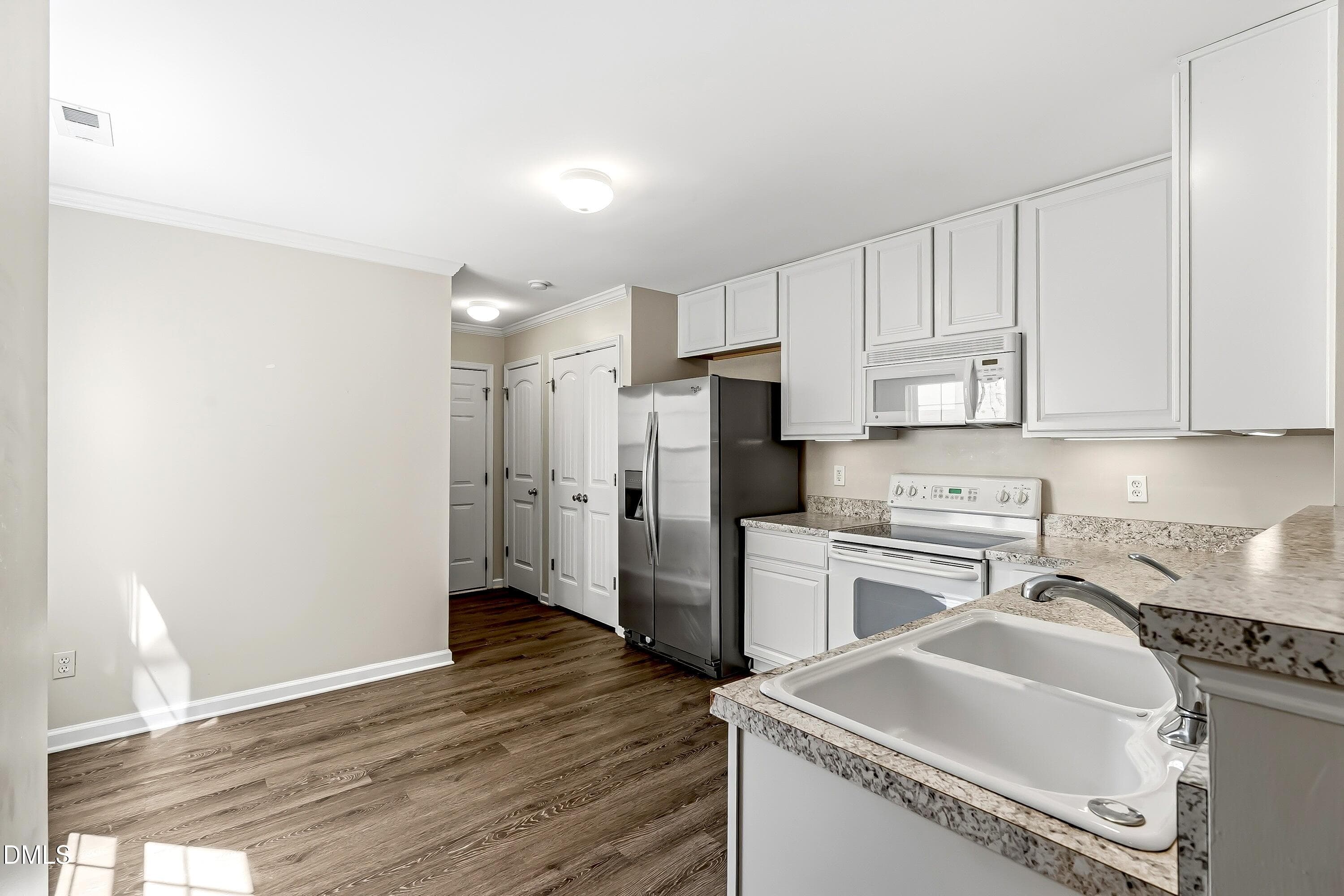Kitchen - 2607 Hamlet Green Drive, Raleigh, NC 27614, Raleigh