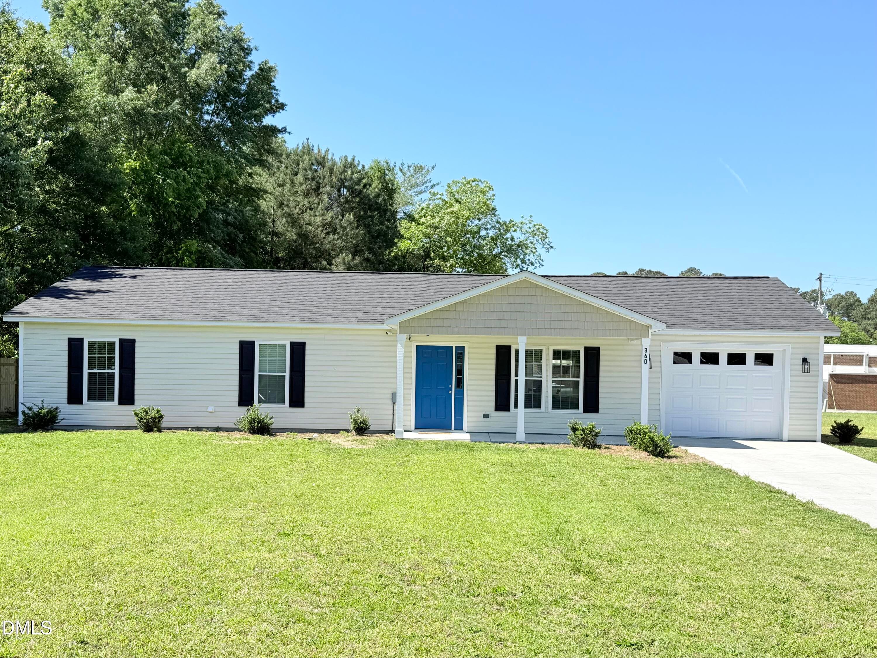 Front of Structure - 360 Oak Street, Roseboro, NC 28382