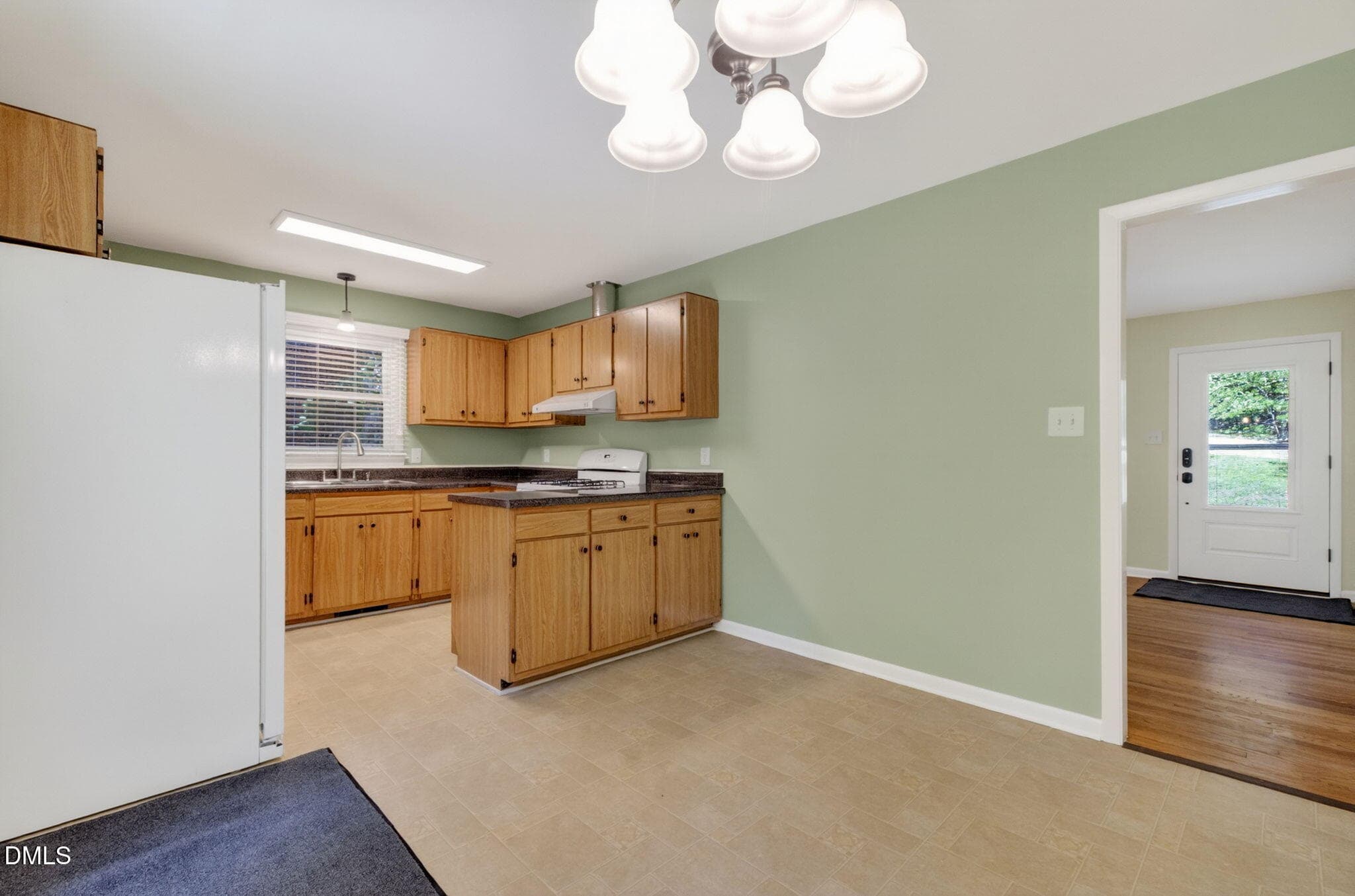 10-Kit - 1224 Pineview Dr - 10 - 1224 Pineview Drive, Raleigh, NC 27606, Raleigh