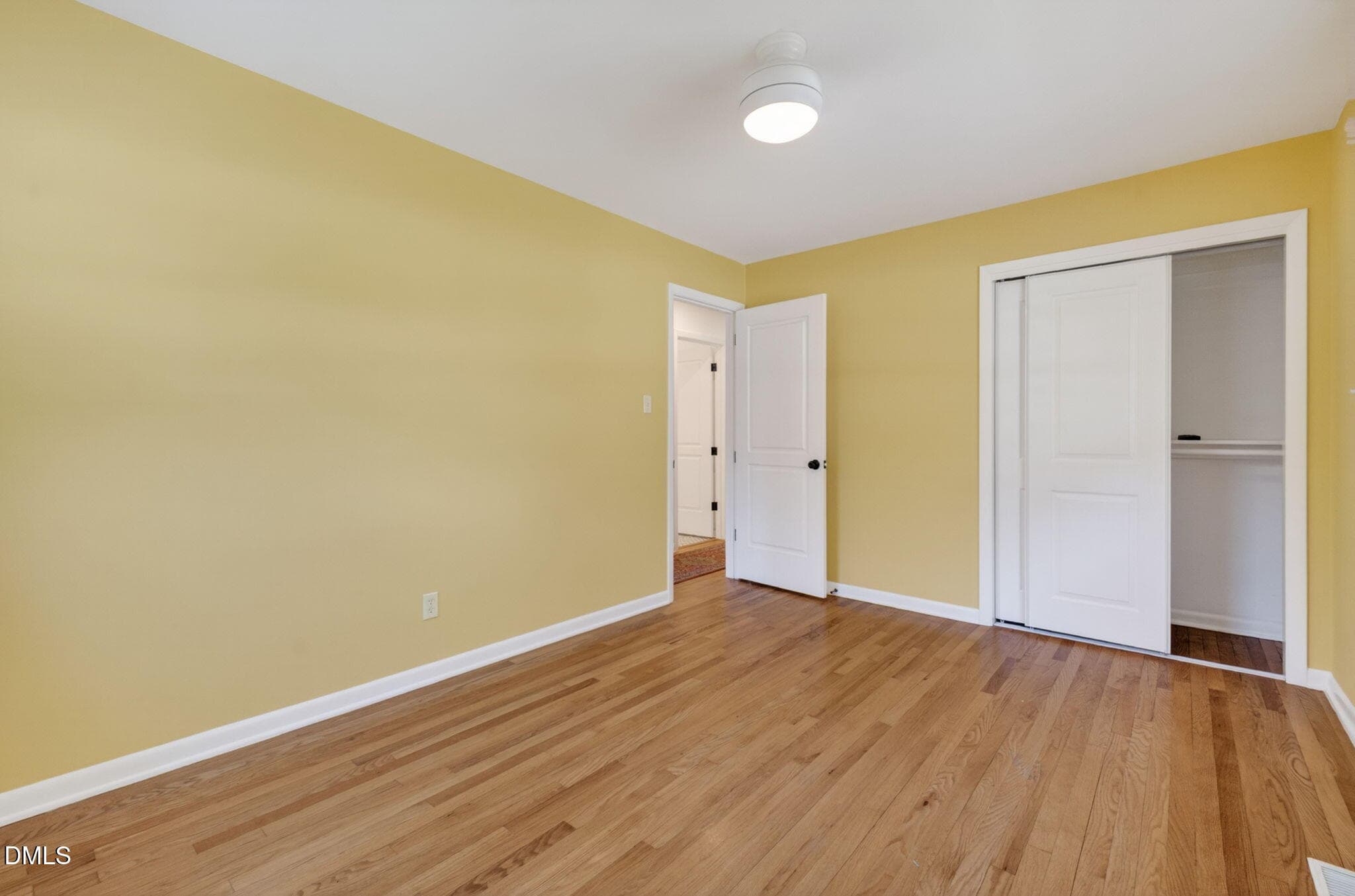 23-front corner bed 2 -1224 Pineview Dr - 1224 Pineview Drive, Raleigh, NC 27606, Raleigh