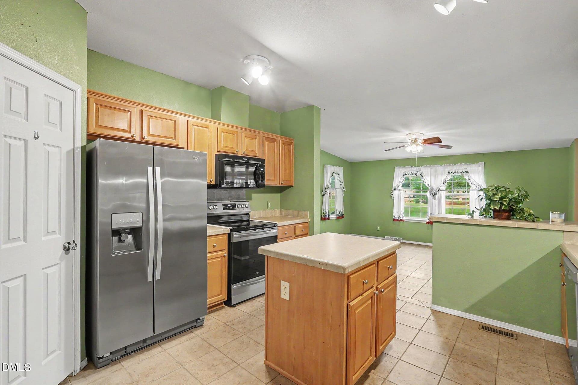 006_file_6332 - 256 Yellow Belle Court, Zebulon, NC 27597