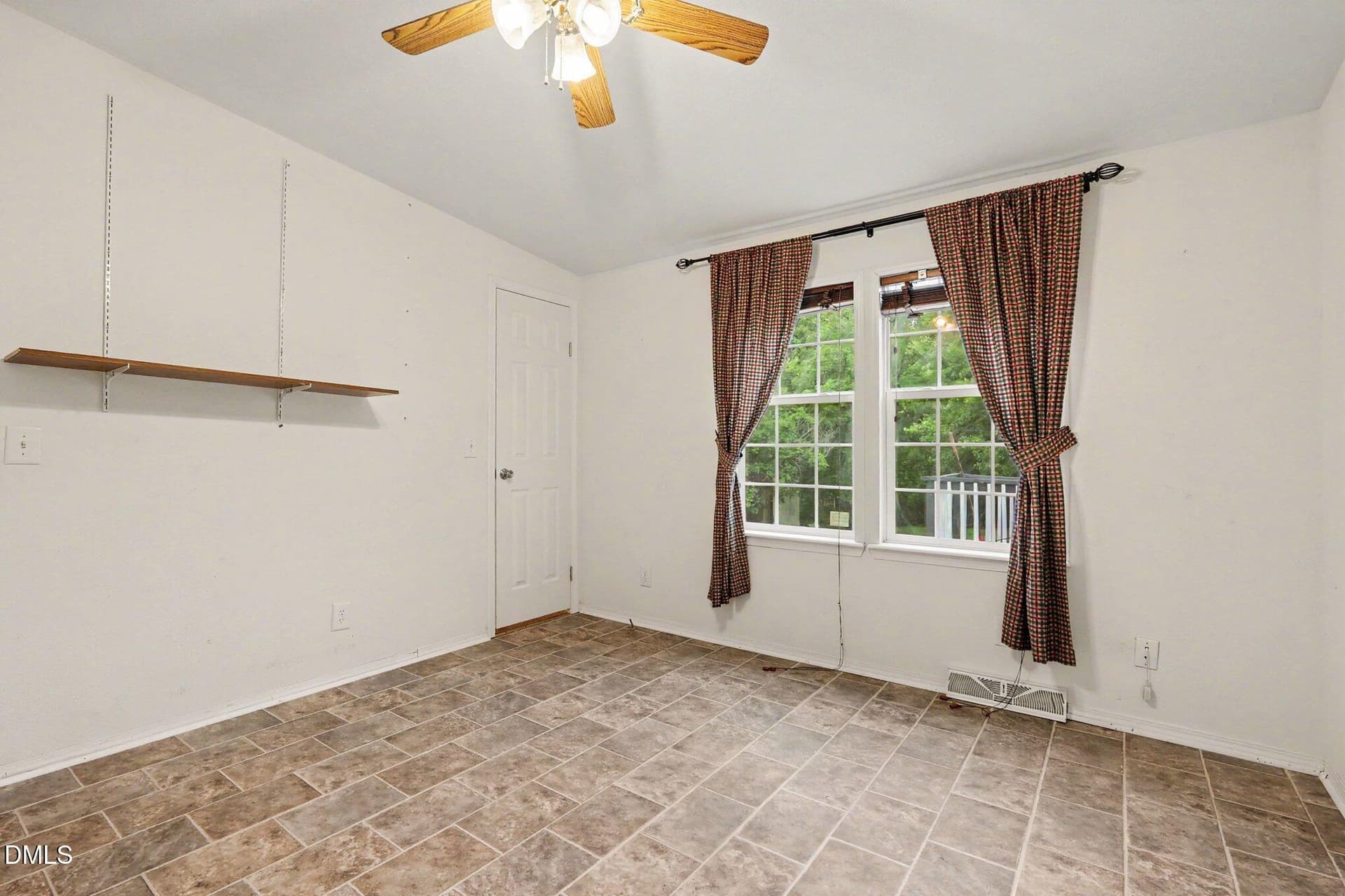 014_file_2421 - 256 Yellow Belle Court, Zebulon, NC 27597