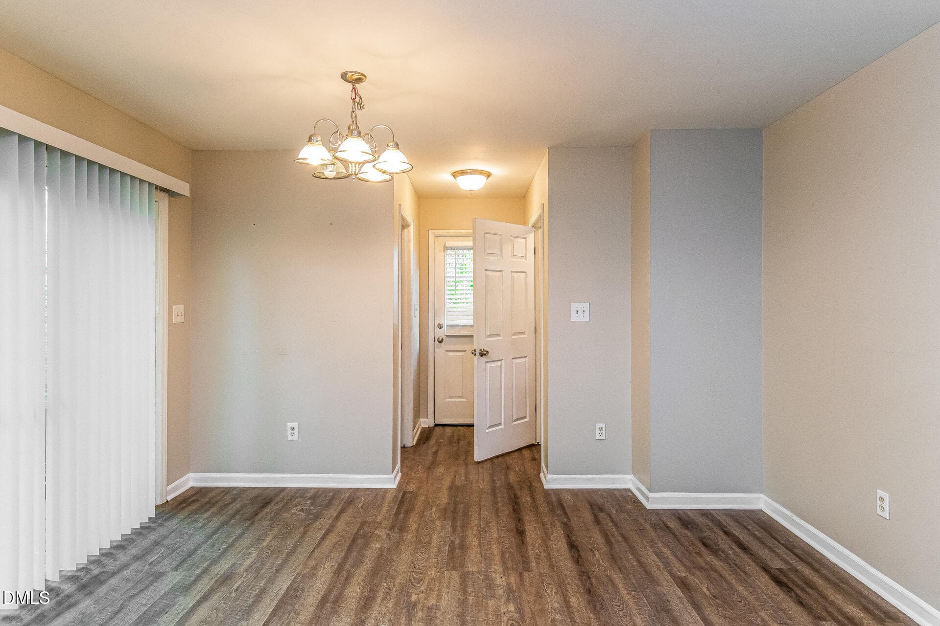 006-photo-breakfast-nook-15392694 - 22 Knightsbridge Court, Durham, NC 27707, Durham
