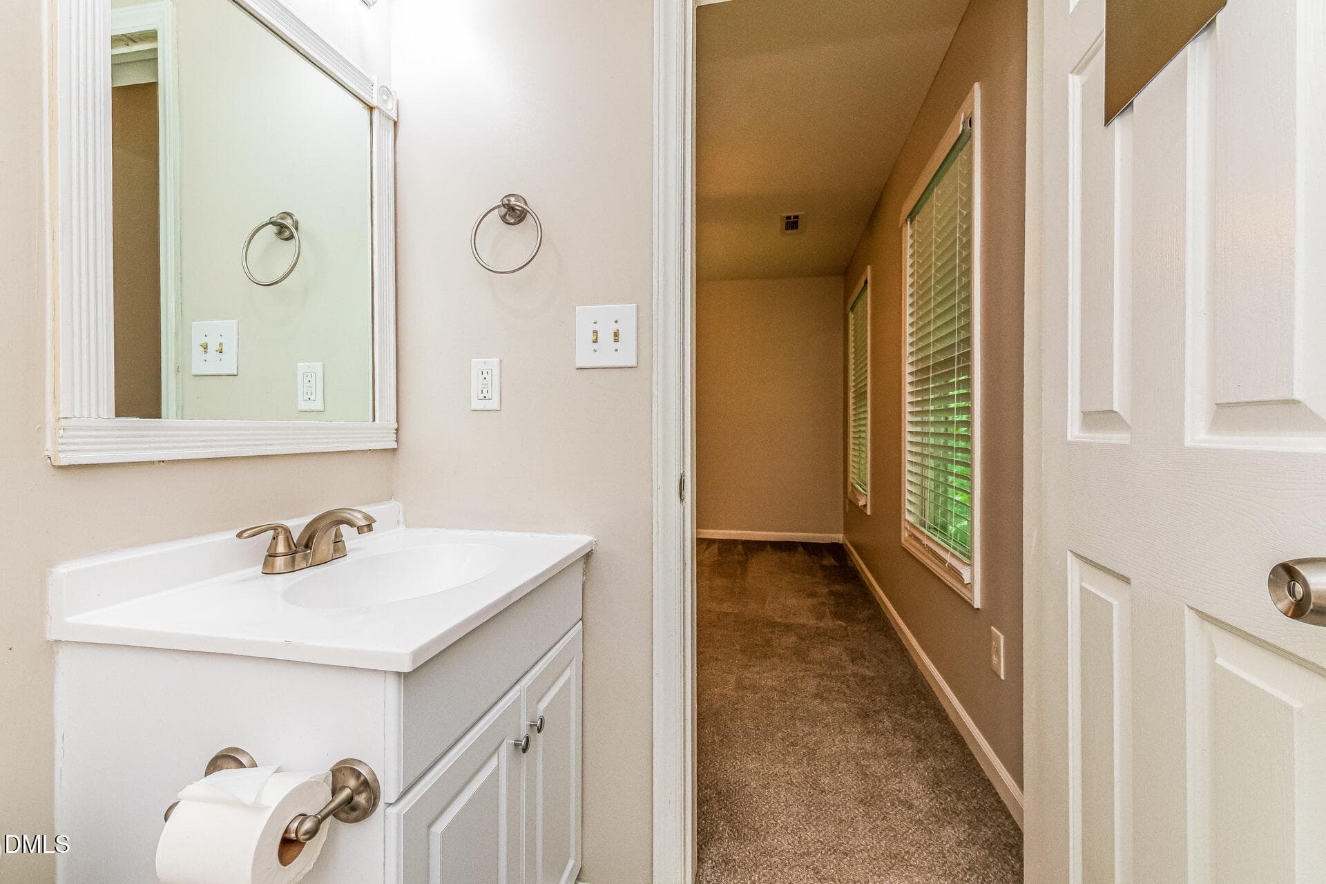 012-photo-main-bathroom-15392684 - 22 Knightsbridge Court, Durham, NC 27707, Durham