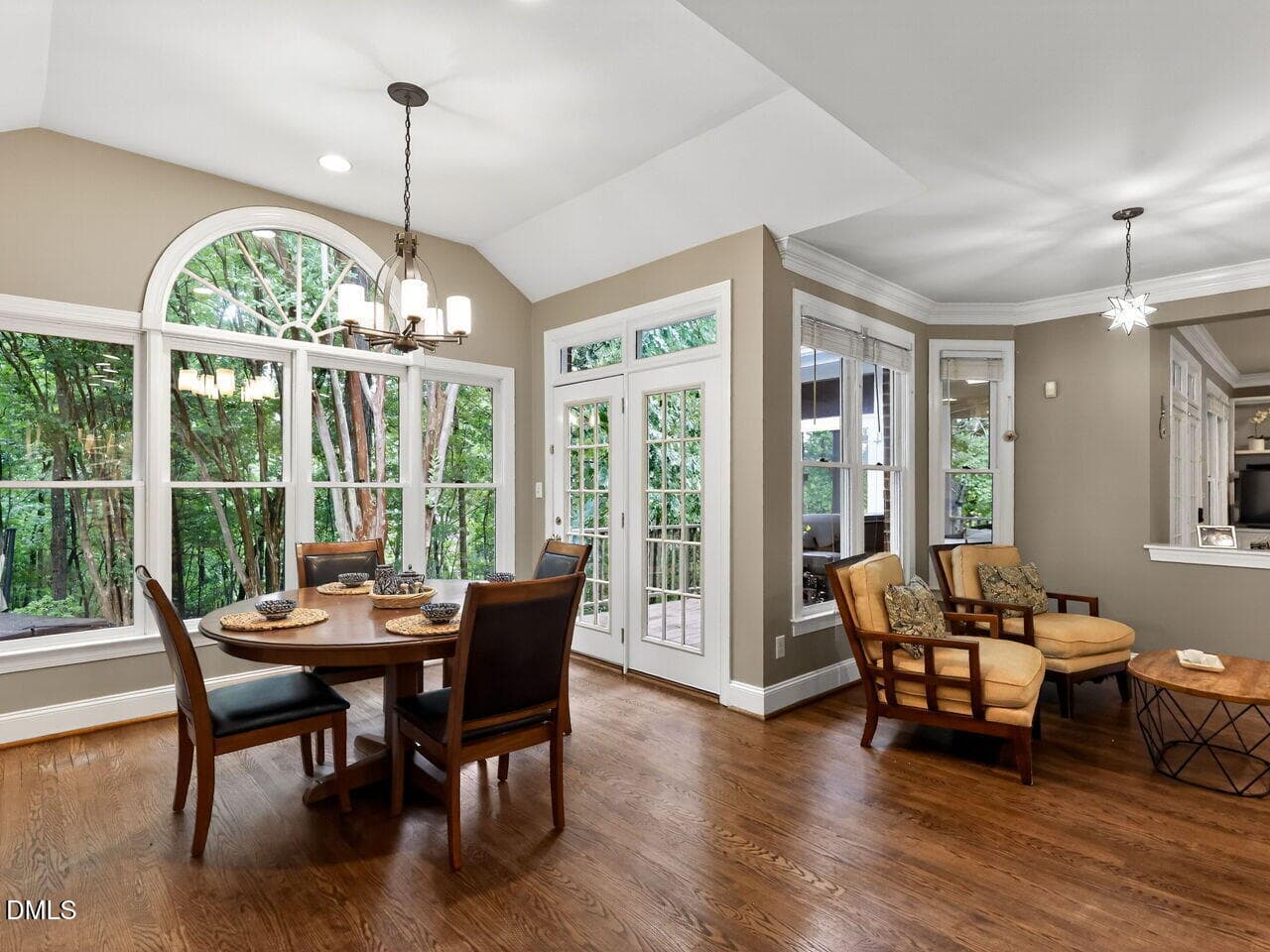 013-1280x960-breakfast-area - 304 Rhododendron Drive, Chapel Hill, NC 27517, Chapel Hill