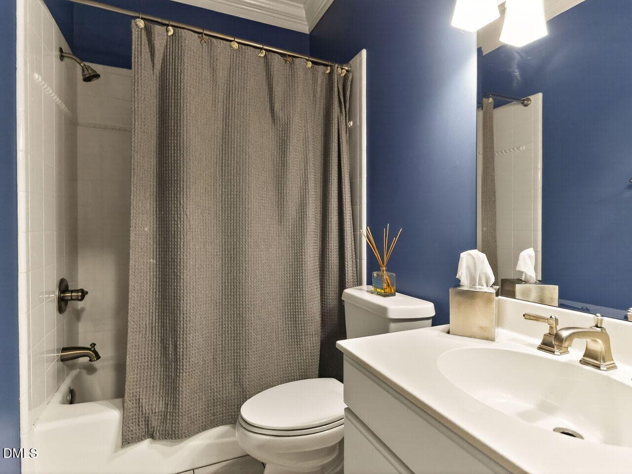 019-1280x960-first-floor-full-bathroom - 304 Rhododendron Drive, Chapel Hill, NC 27517, Chapel Hill