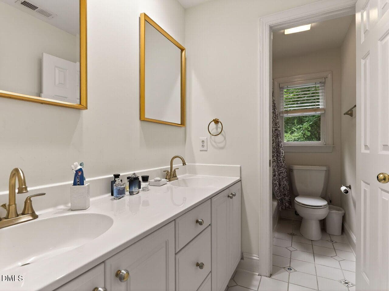 029-1280x960-hall-bath - 304 Rhododendron Drive, Chapel Hill, NC 27517, Chapel Hill