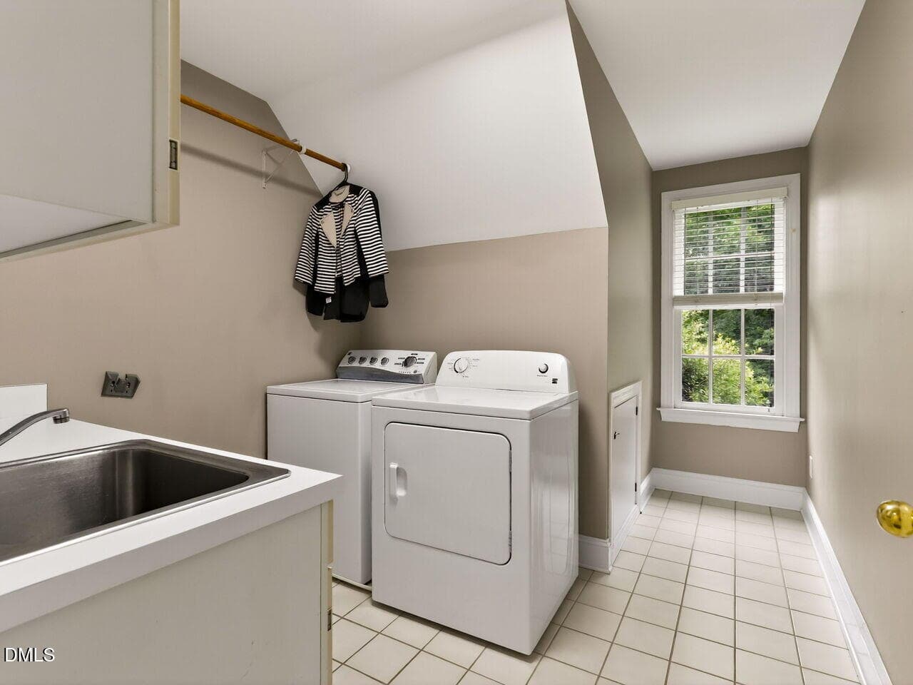 032-1280x960-laundry-room - 304 Rhododendron Drive, Chapel Hill, NC 27517, Chapel Hill