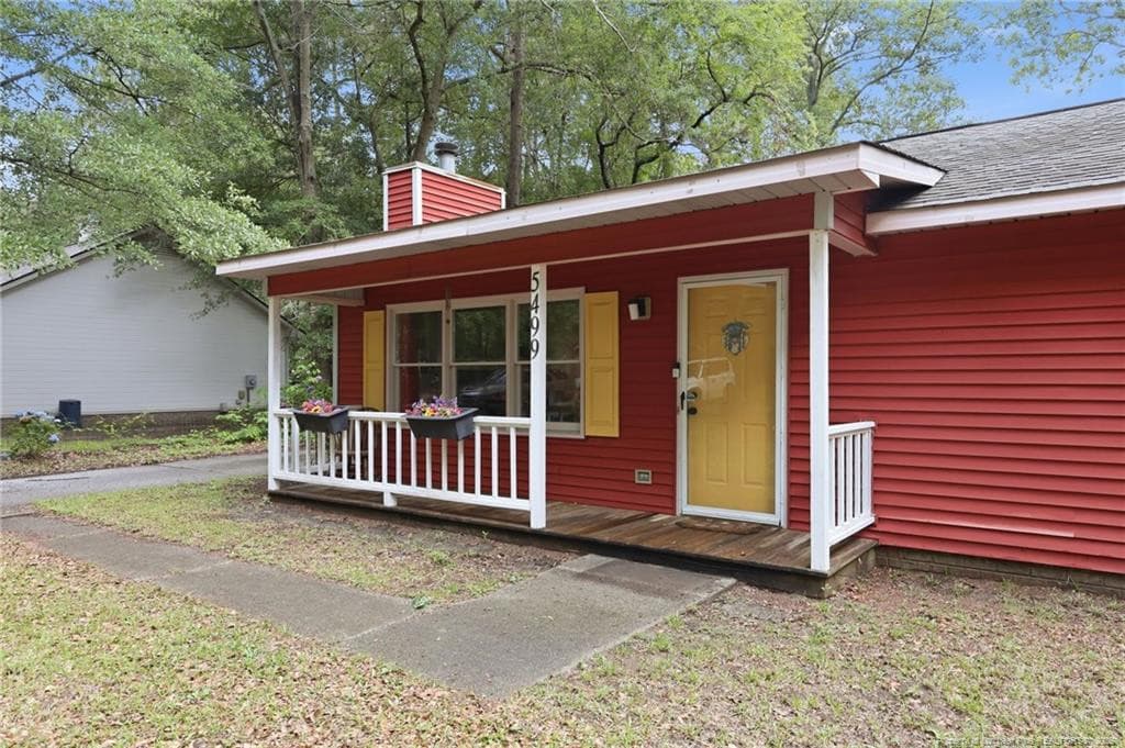 Photo 3 - 5499 Landview Place, Hope Mills, NC 28348
