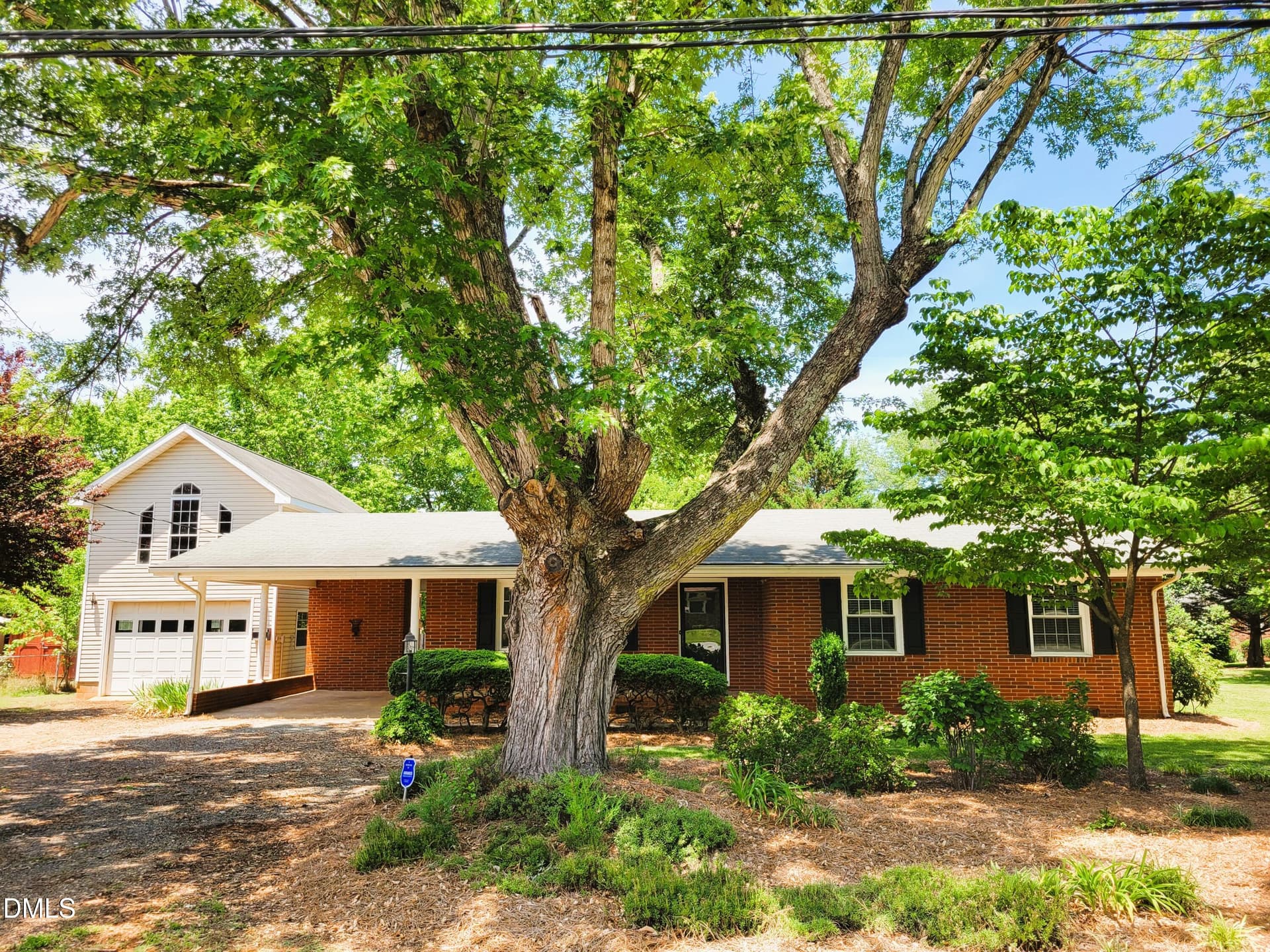607 E Butler Avenue, Liberty, NC 27298
