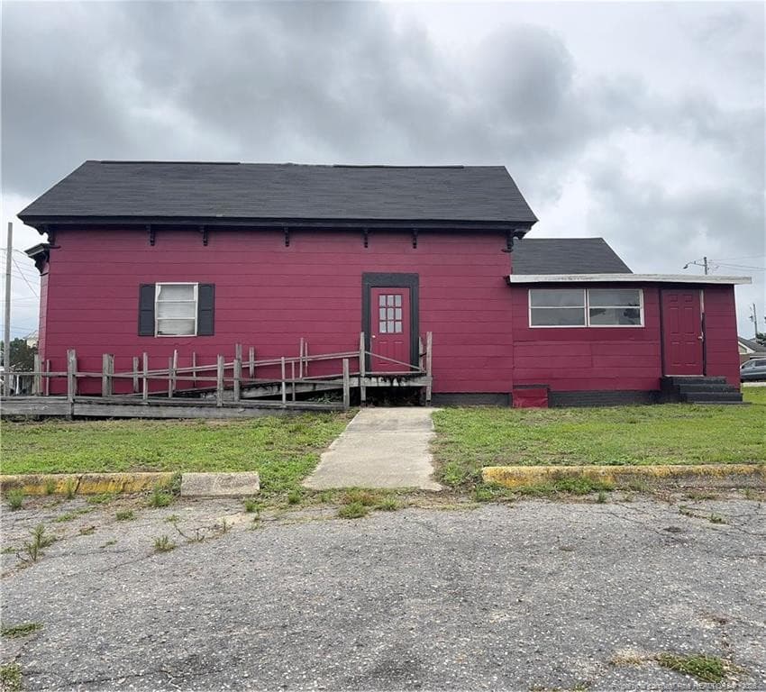 Photo 7 - 202 W Main Street W, Hamlet, NC 28345