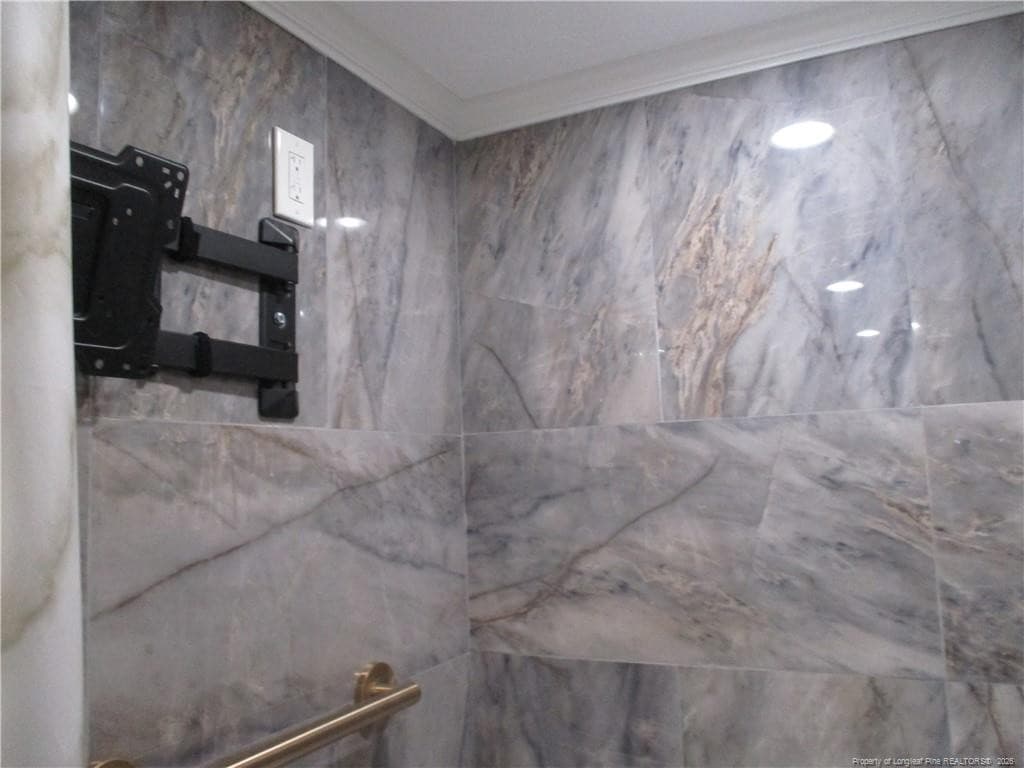 Master Bath TV spot - 2123 Pigeon River Road, Fayetteville, NC 28306, Fayetteville