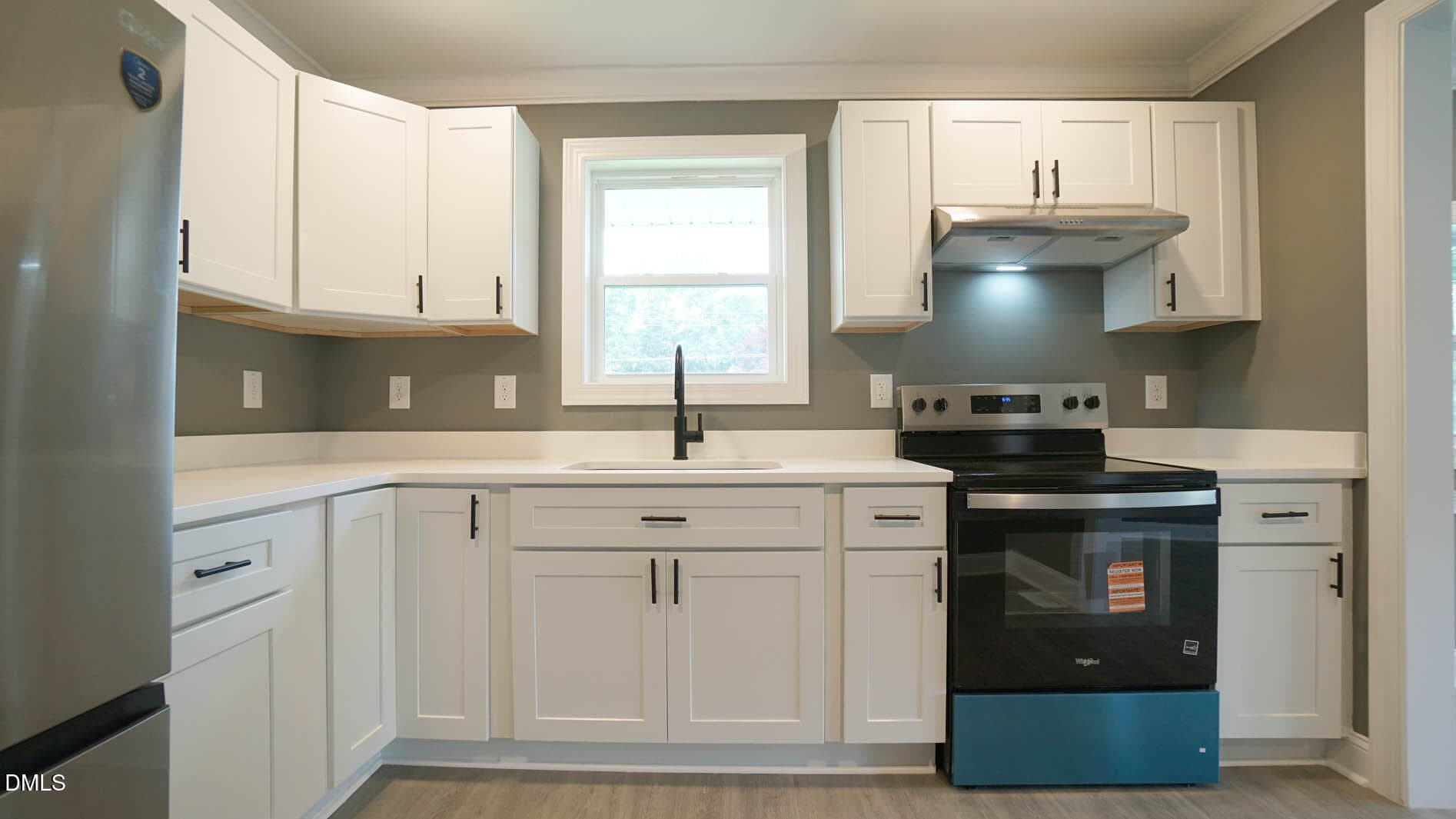 Kitchen - 500 E Mcneill Street, Lillington, NC 27546