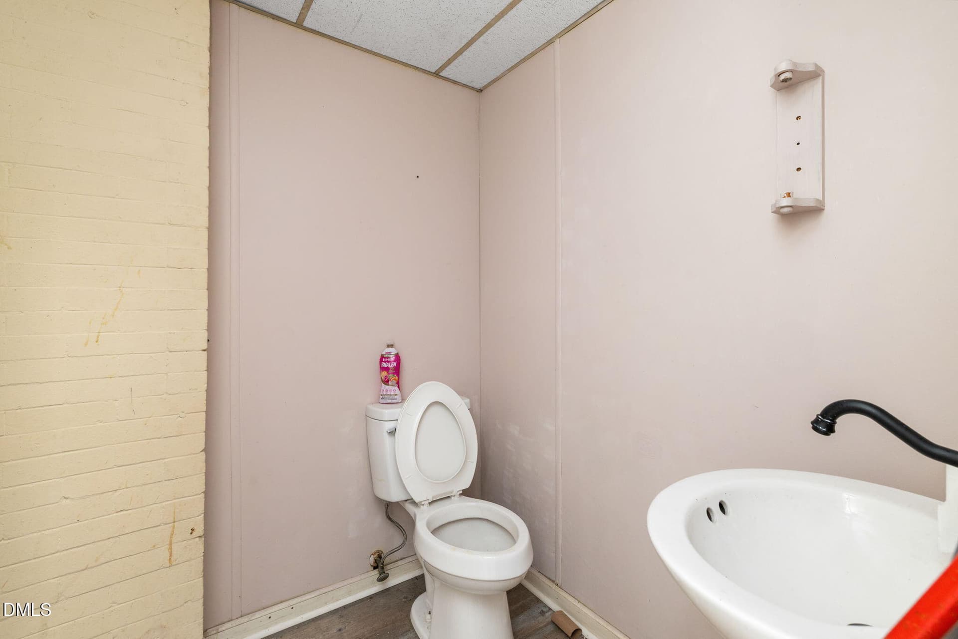 Bathroom 2 - 101 S Garnett Street, Henderson, NC 27536