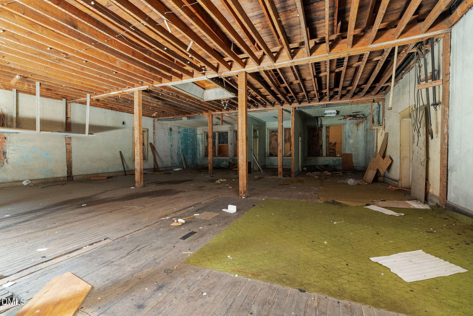 Upstairs - 101 S Garnett Street, Henderson, NC 27536