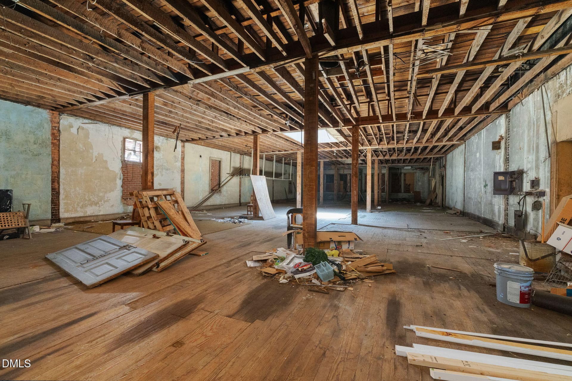 Upstairs - 101 S Garnett Street, Henderson, NC 27536