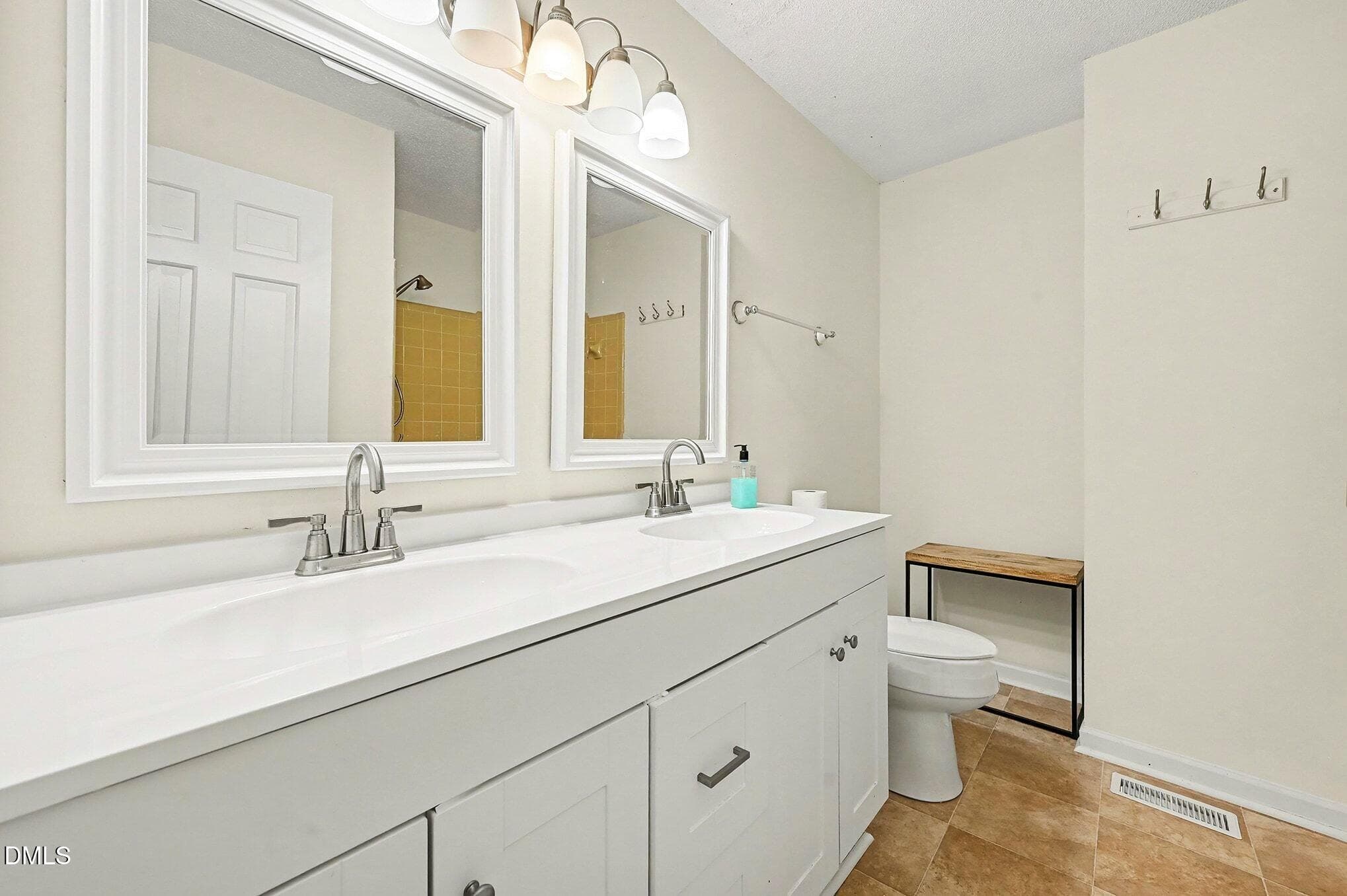 Upper Hall Bathroom - 1920 White Plains Road, Chapel Hill, NC 27517, Chapel Hill