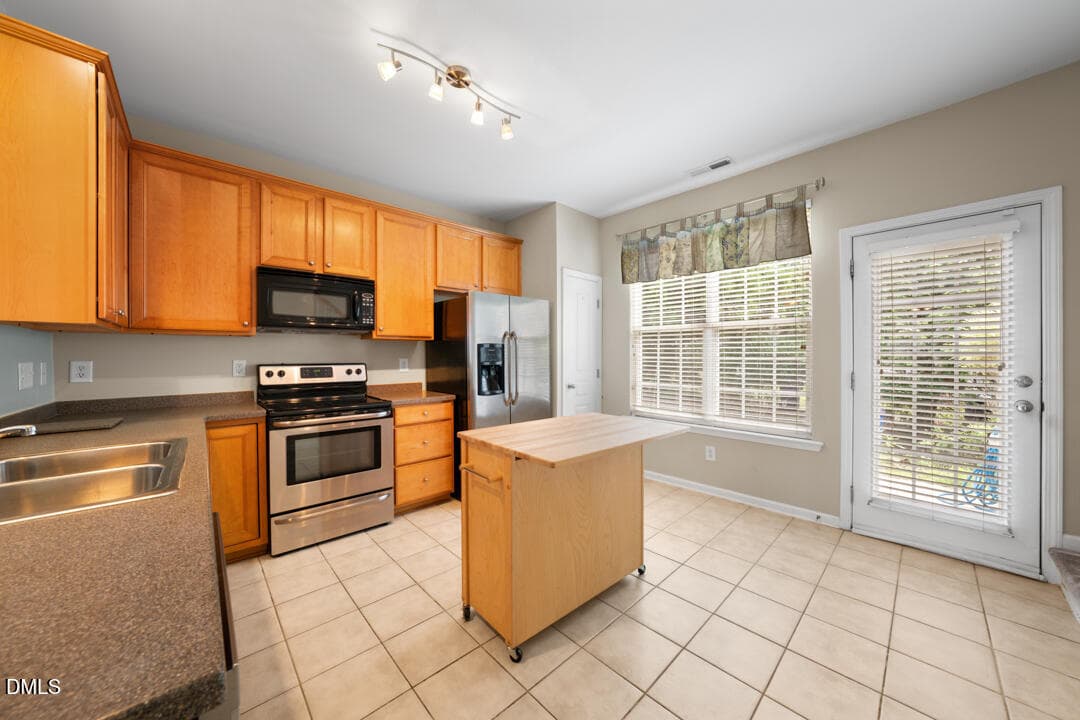 DSC09781 - 7831 Silverthread Lane, Raleigh, NC 27617