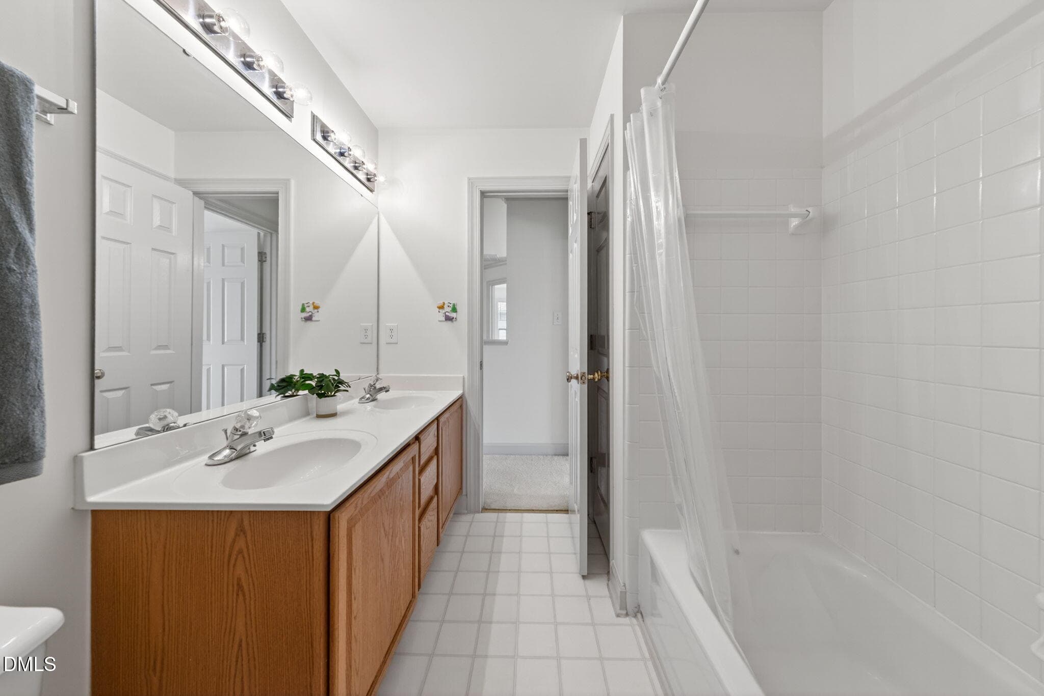 Guest Bath - 101 Greygate Place, Cary, NC 27518, Cary
