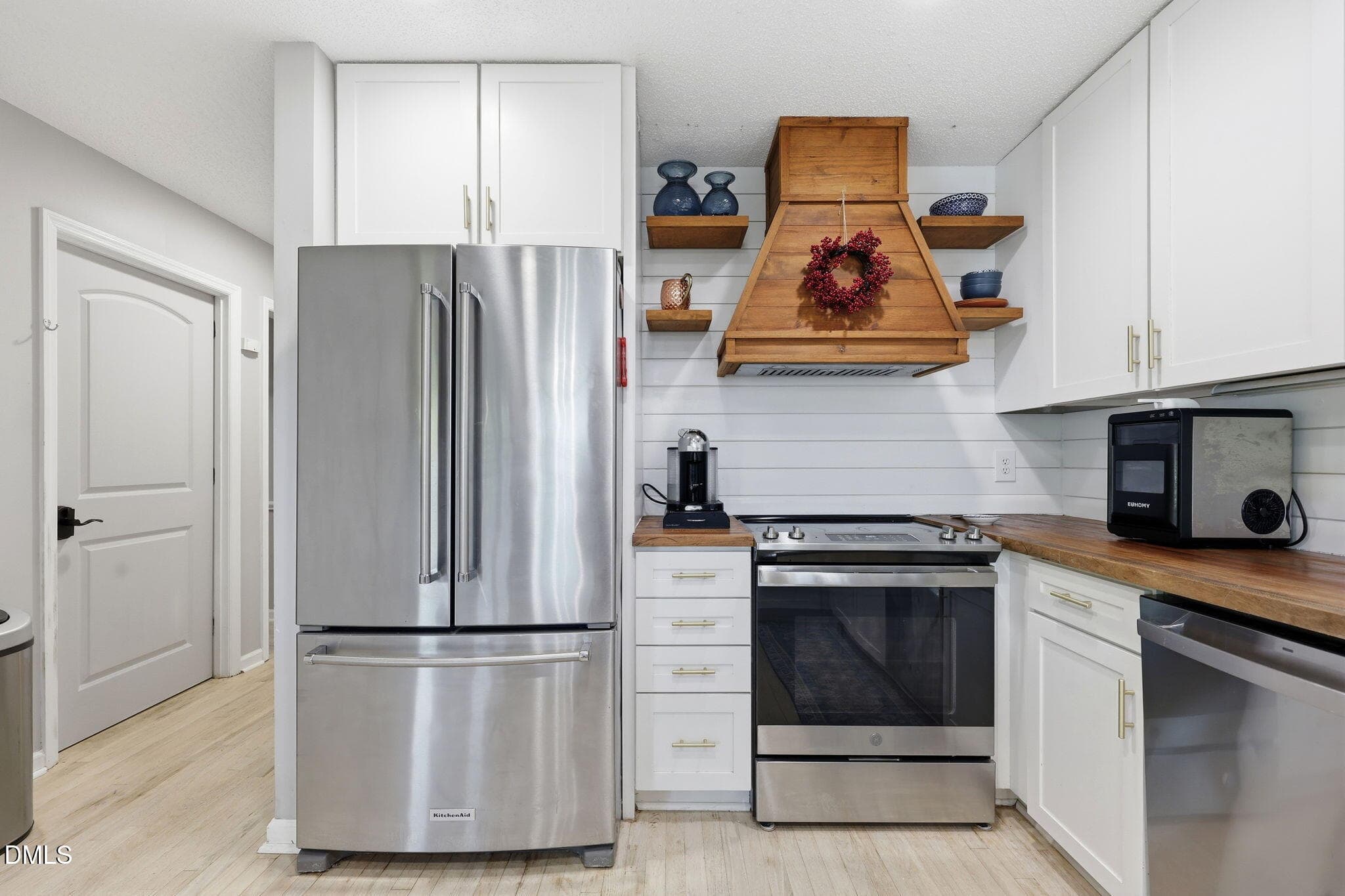 Kitchen - 174 Windy Point Road, Beaufort, NC 28516