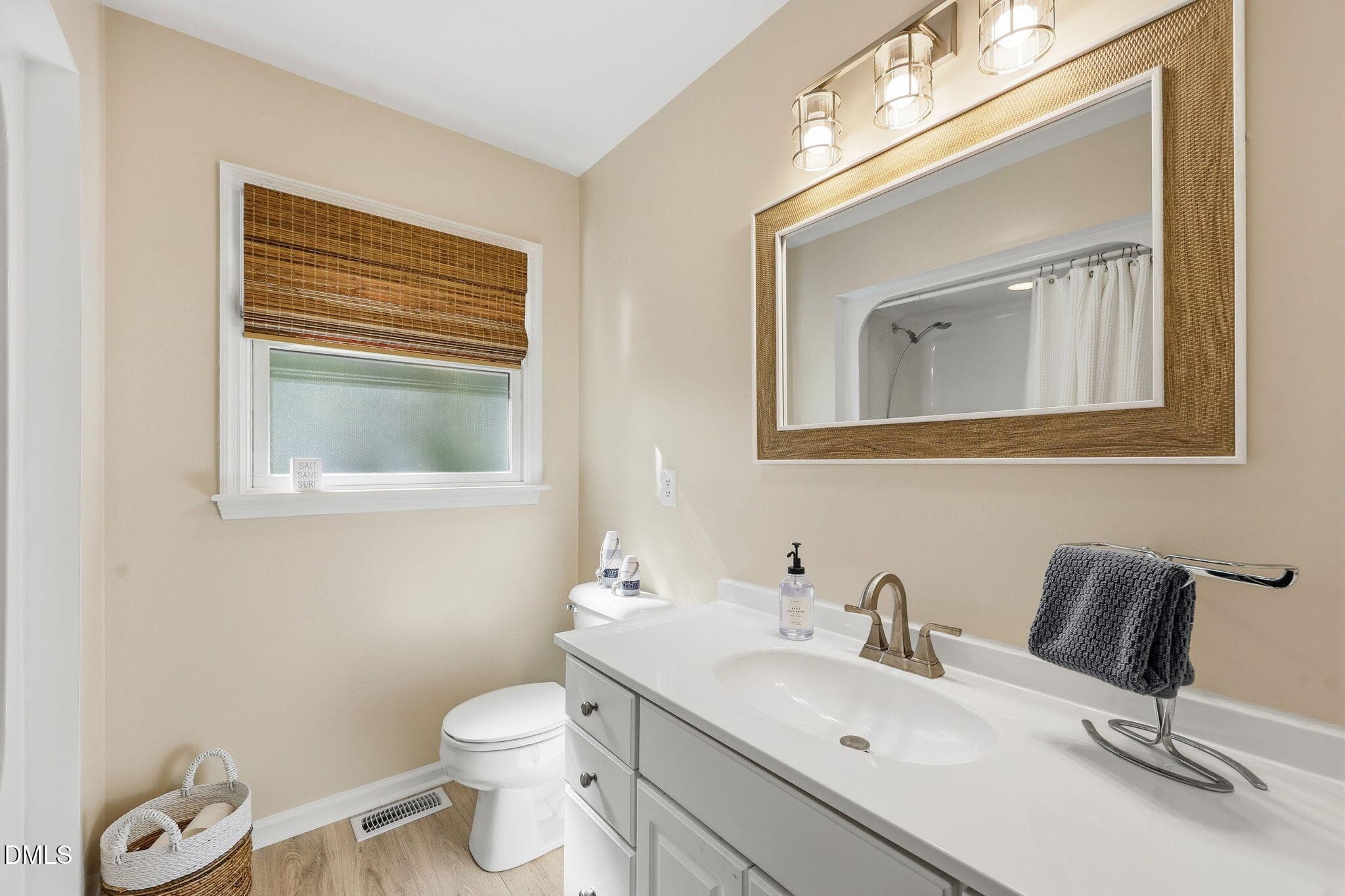 Hall Bathroom - 174 Windy Point Road, Beaufort, NC 28516