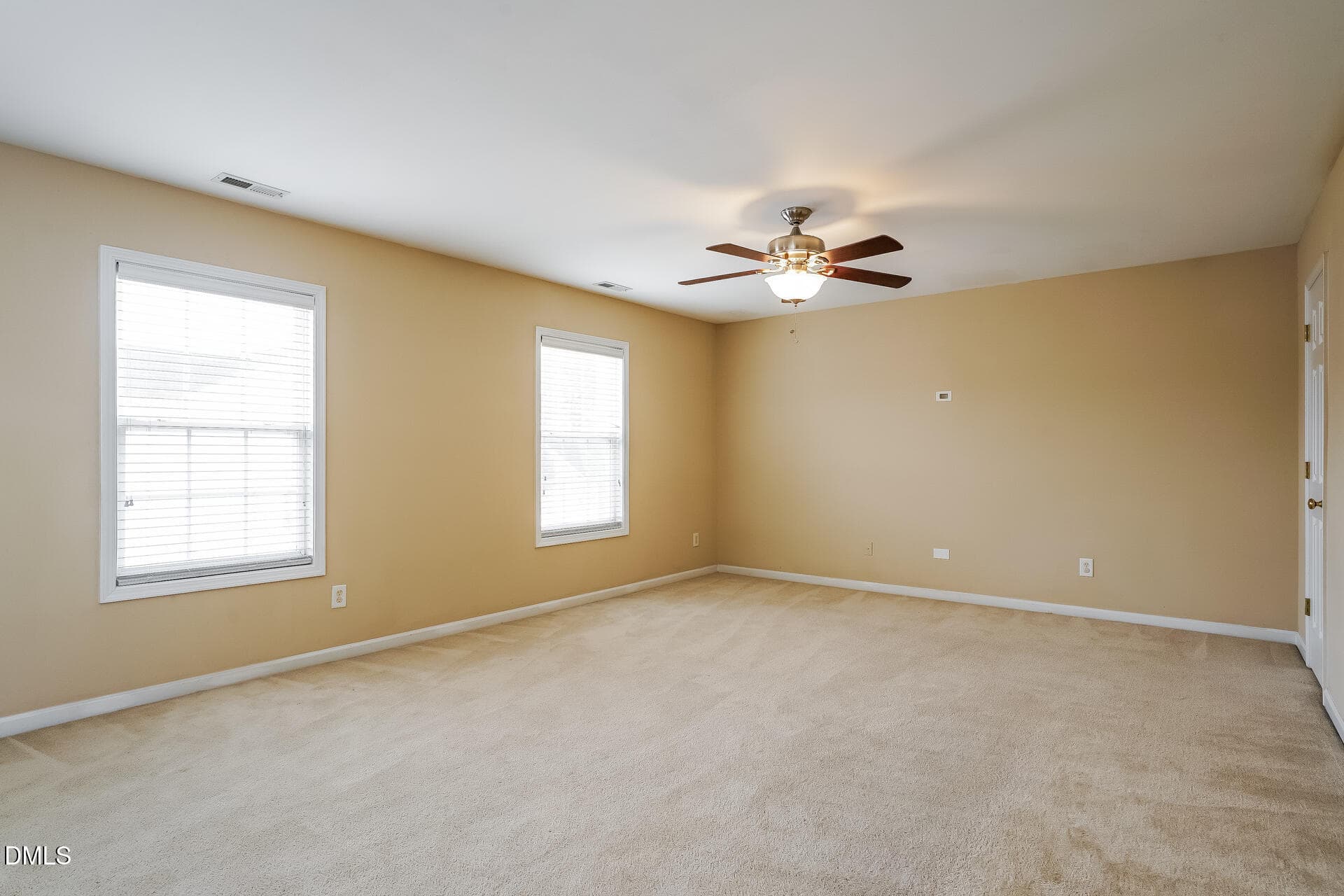 009-photo-family-room-15038200 - 2279 Lazy River Drive, Raleigh, NC 27610, Raleigh