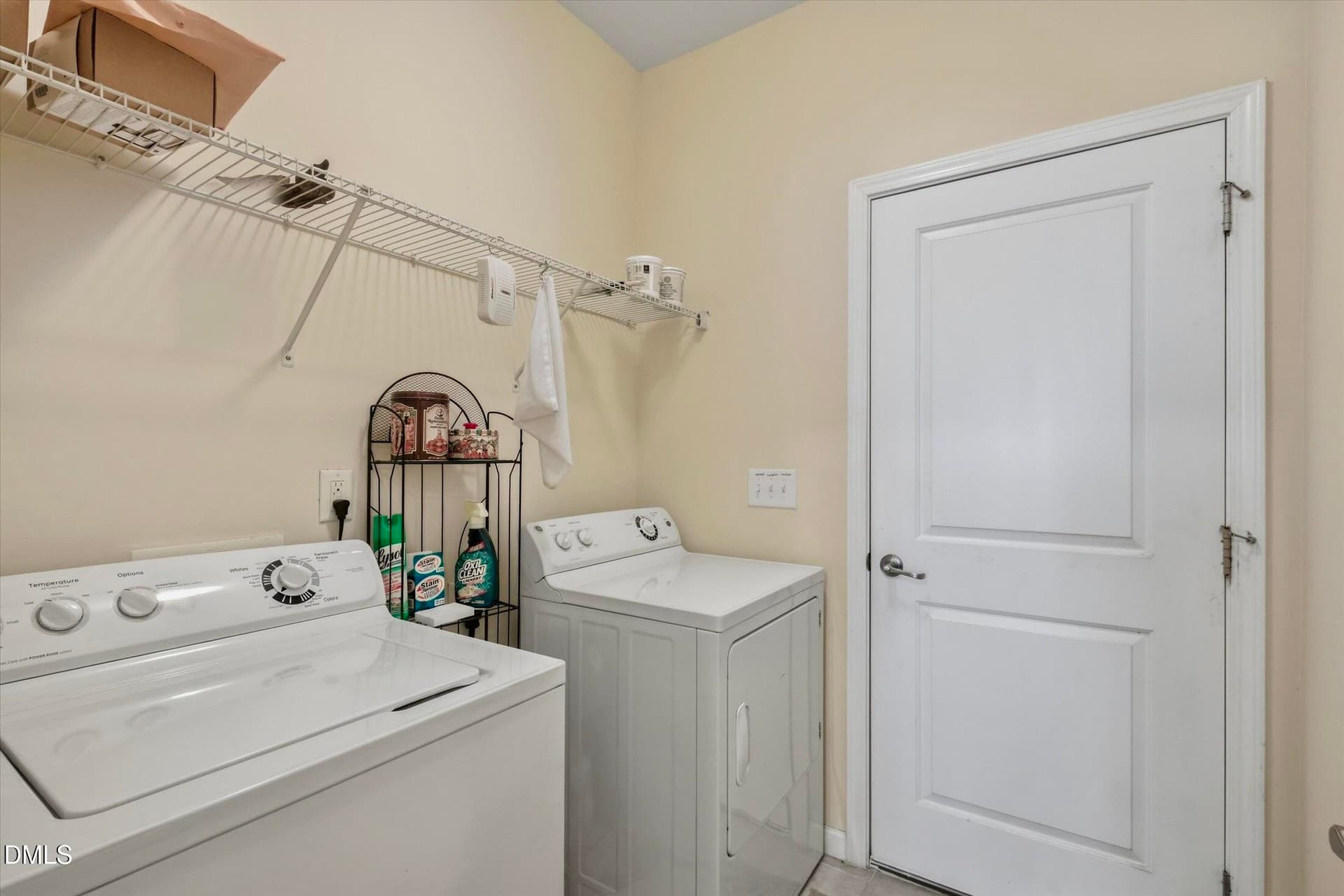 Laundry - 112 Somers Lane, Clayton, NC 27527