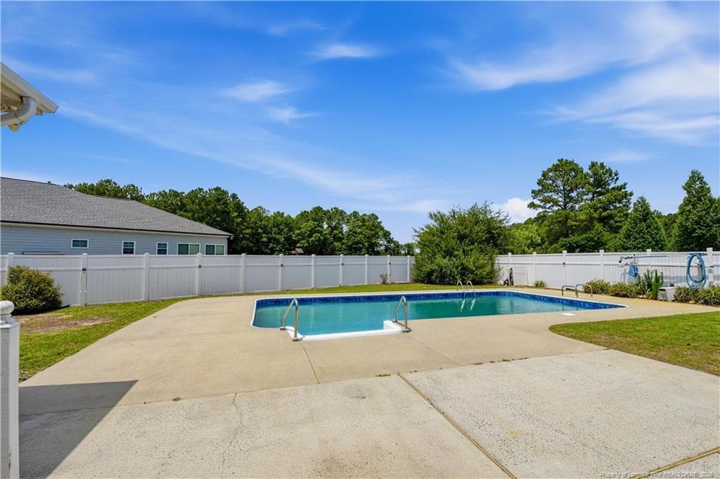 Photo 5 - 44 Oak Hill Drive, Dunn, NC 28334