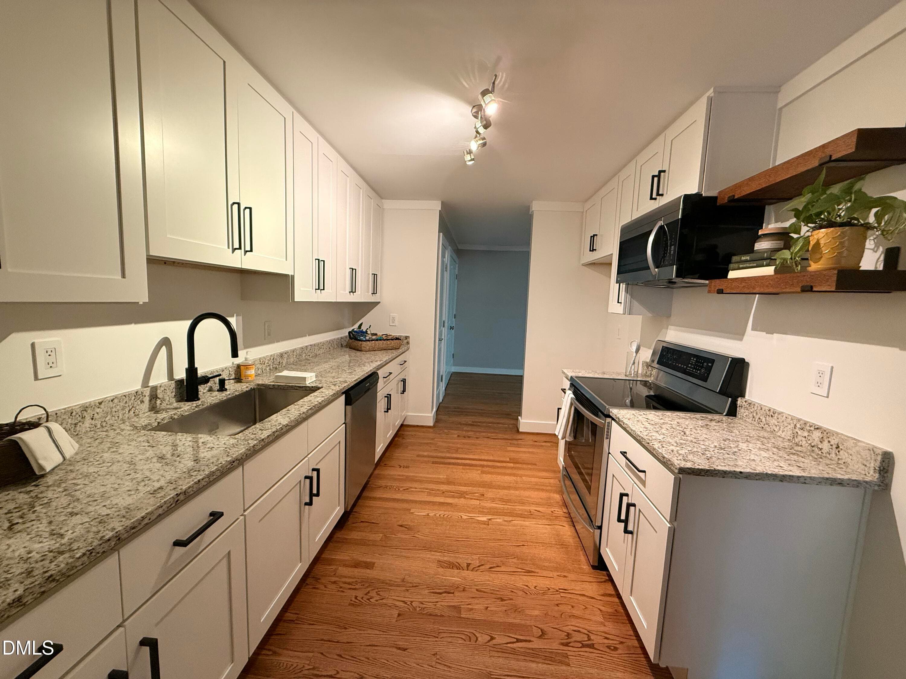Evelyn Full Kitchen - 4214 Trotter Ridge Road, Durham, NC 27707, Durham