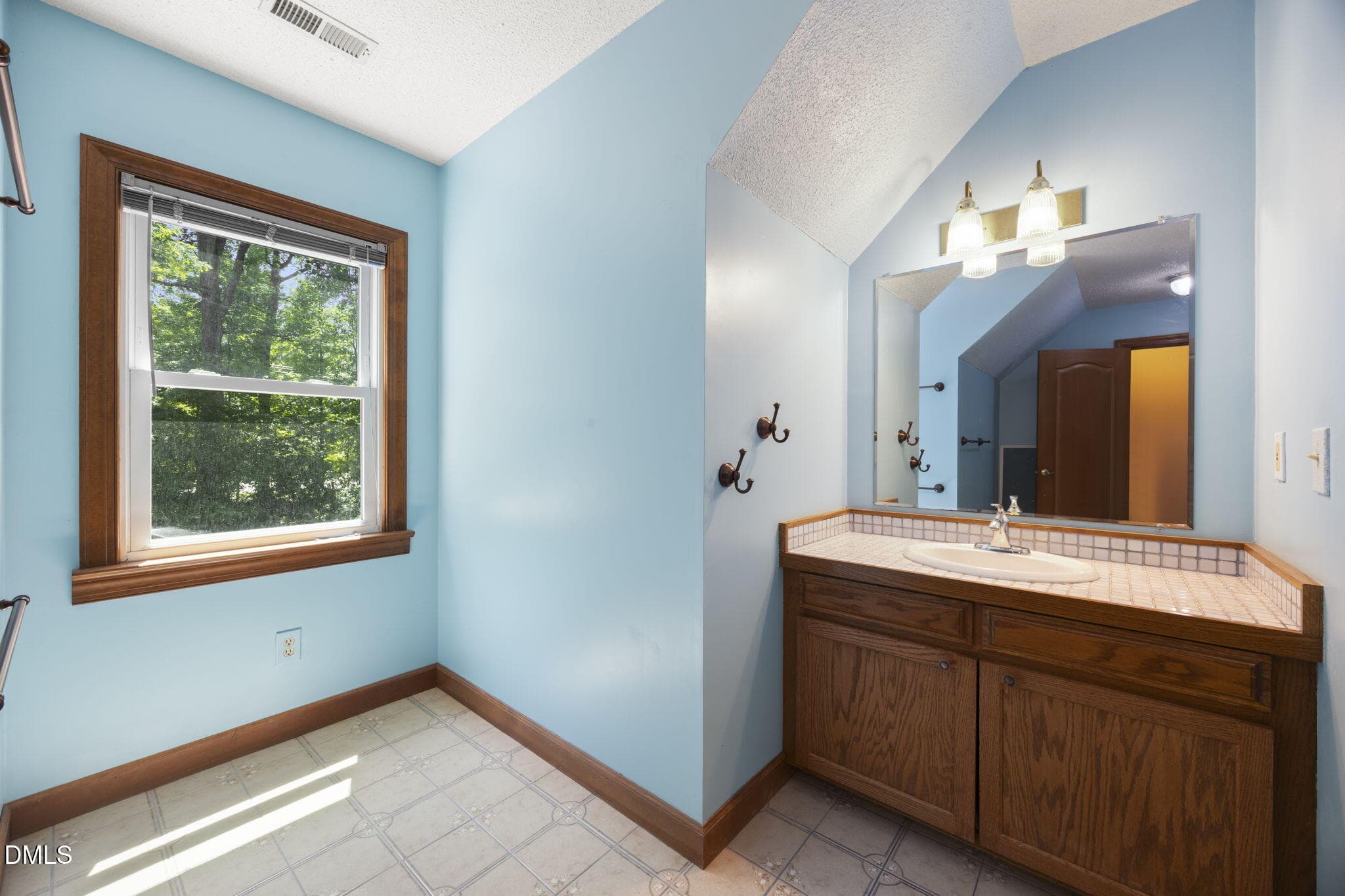 50-web-or-mls-484A1133 - 3208 Shady Grove Road, Durham, NC 27703, Durham