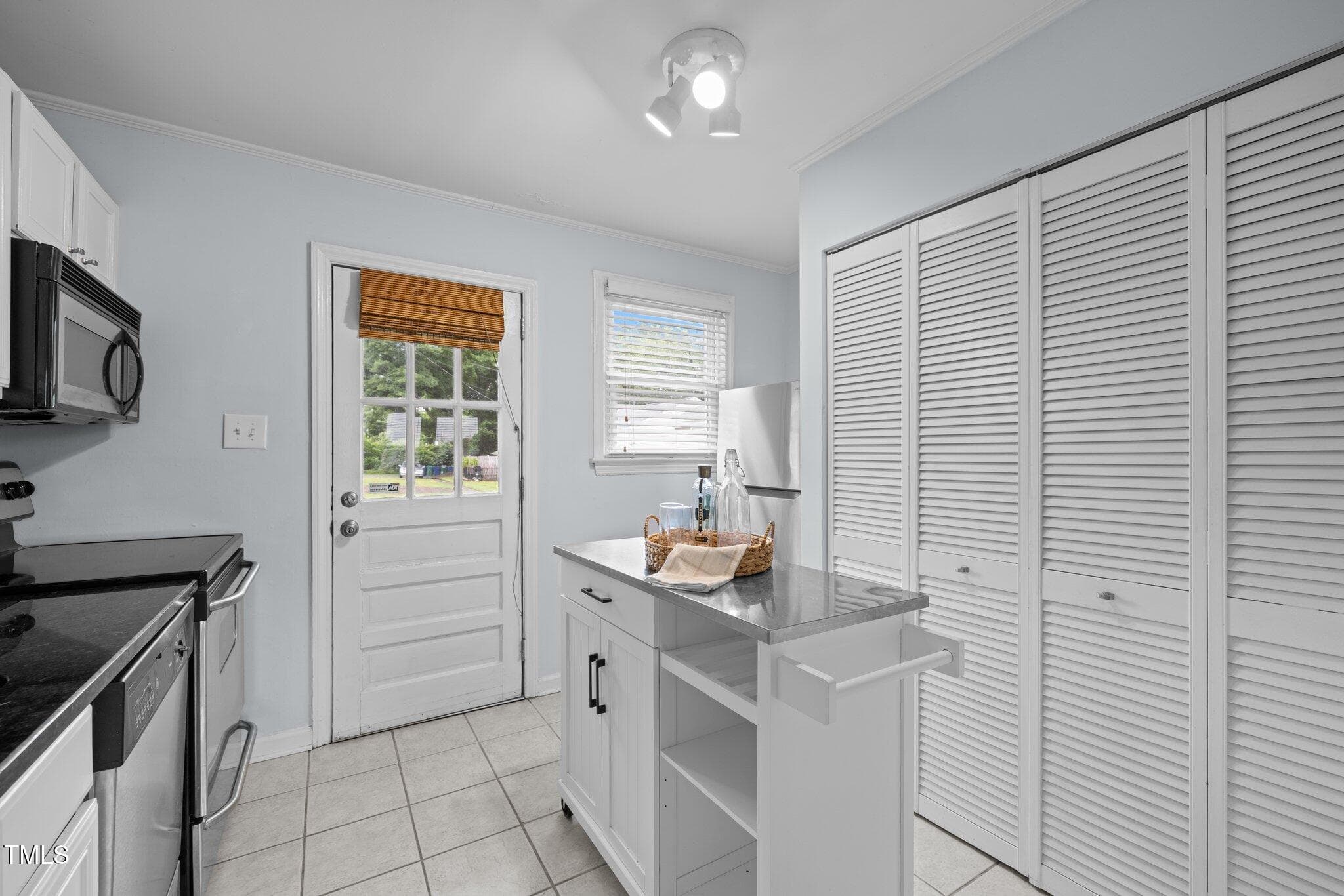 14-web-or-mls-5Z8A7300 - 2331 Bernard Street, Raleigh, NC 27608, Raleigh
