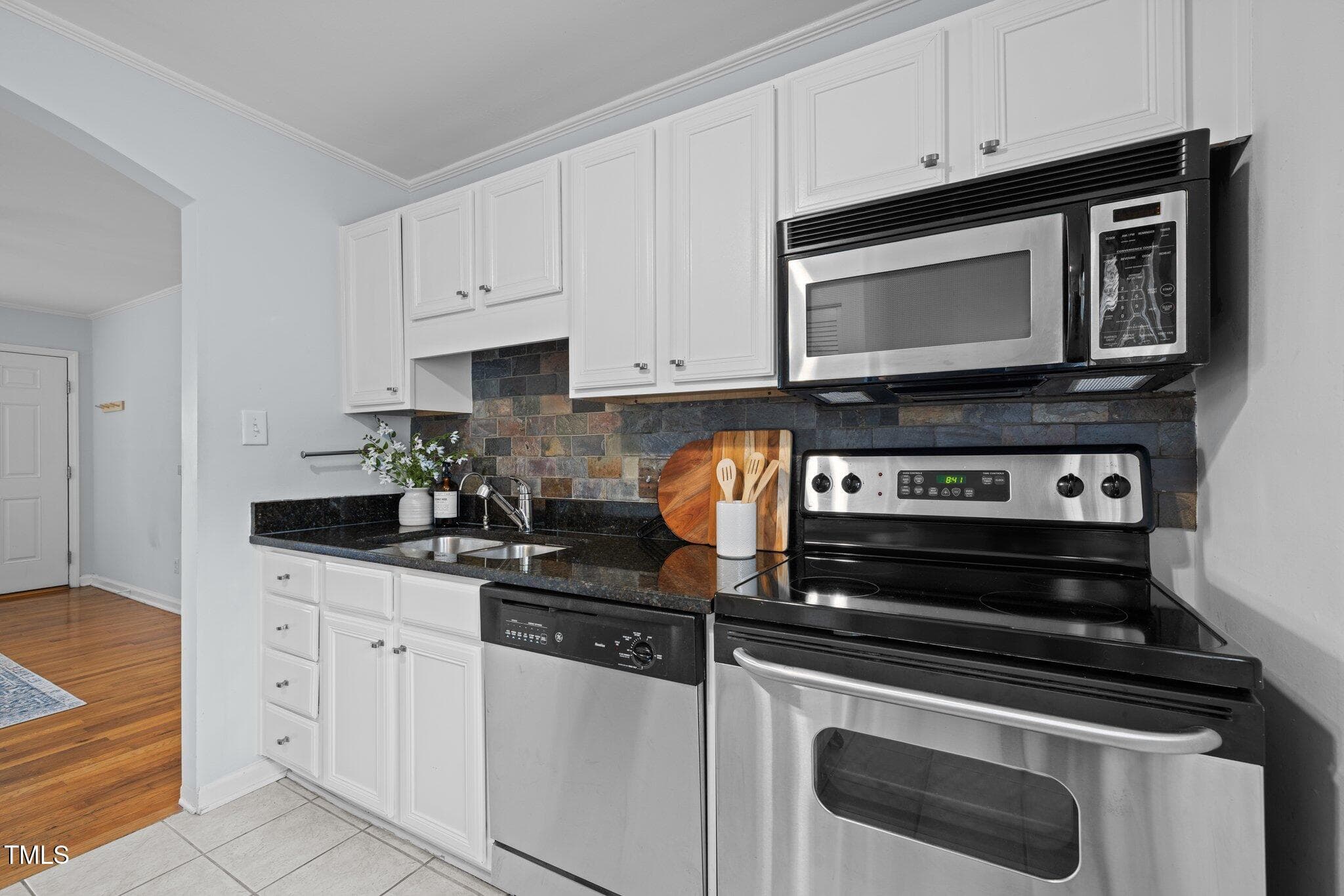 16-web-or-mls-5Z8A7306 - 2331 Bernard Street, Raleigh, NC 27608, Raleigh