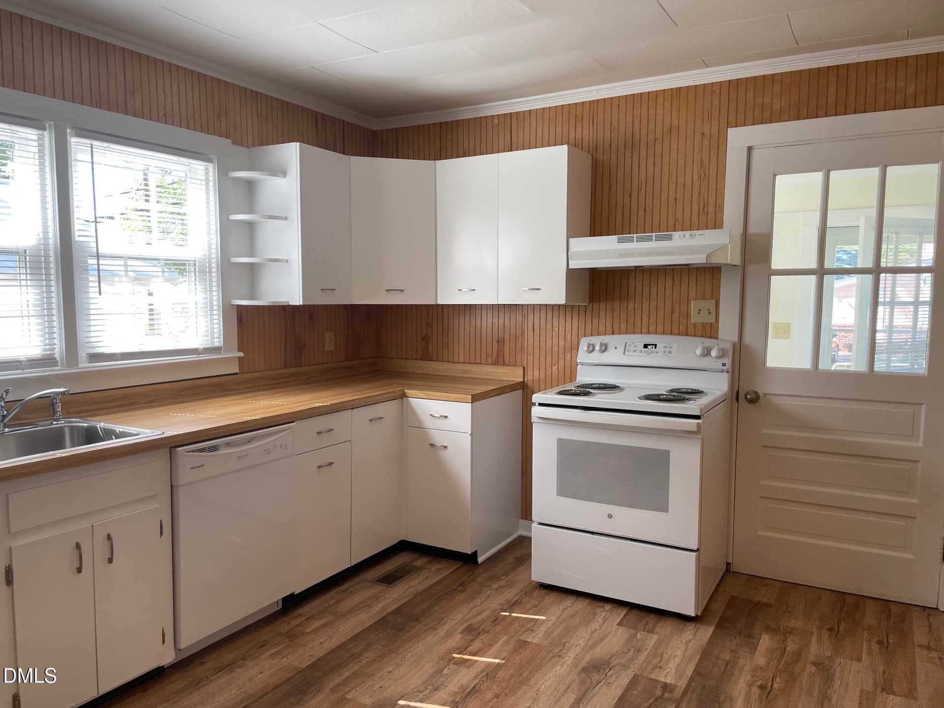 IMG_2901 - 140 S Dunn Street, Angier, NC 27501