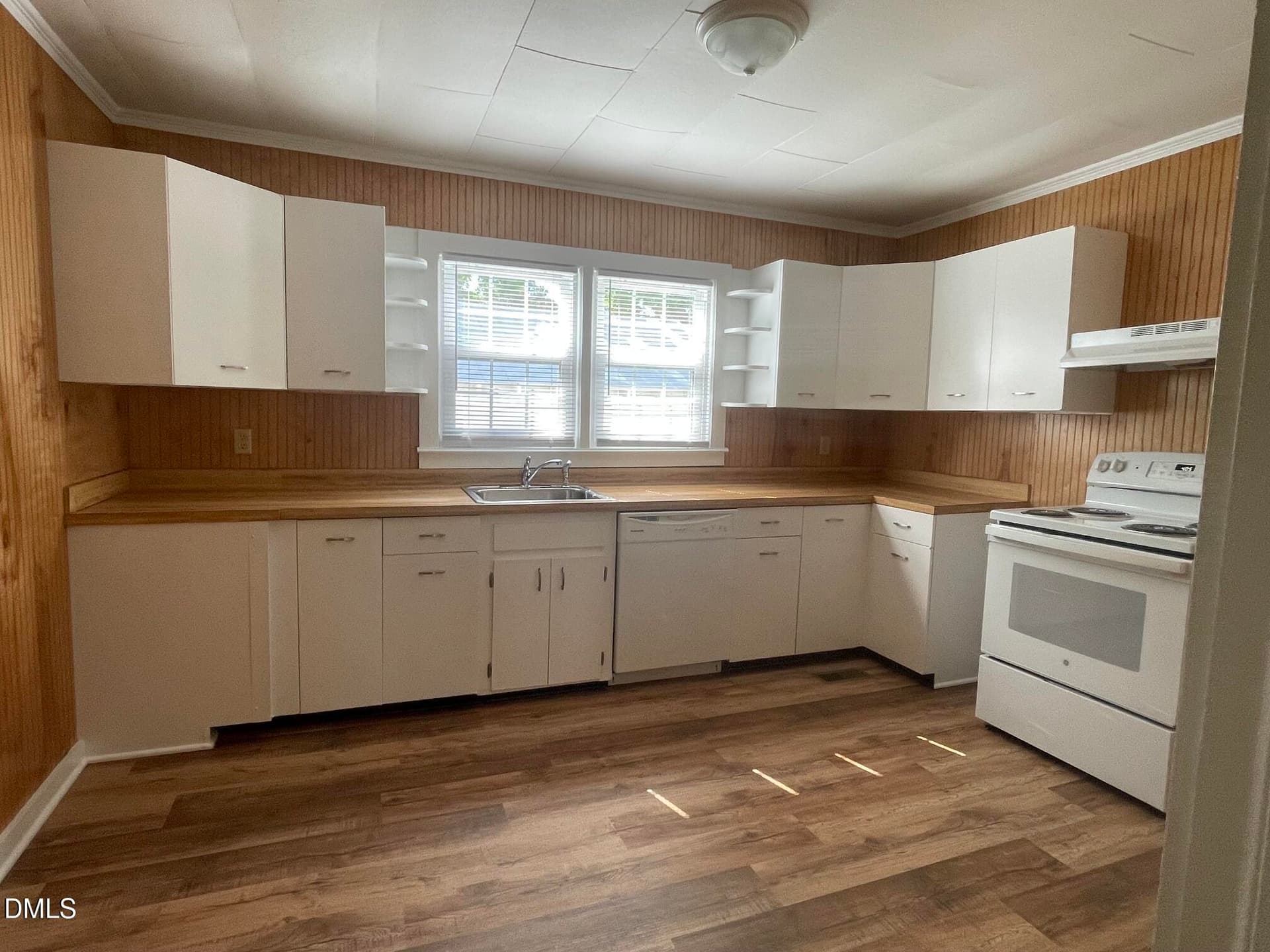 IMG_2902 - 140 S Dunn Street, Angier, NC 27501