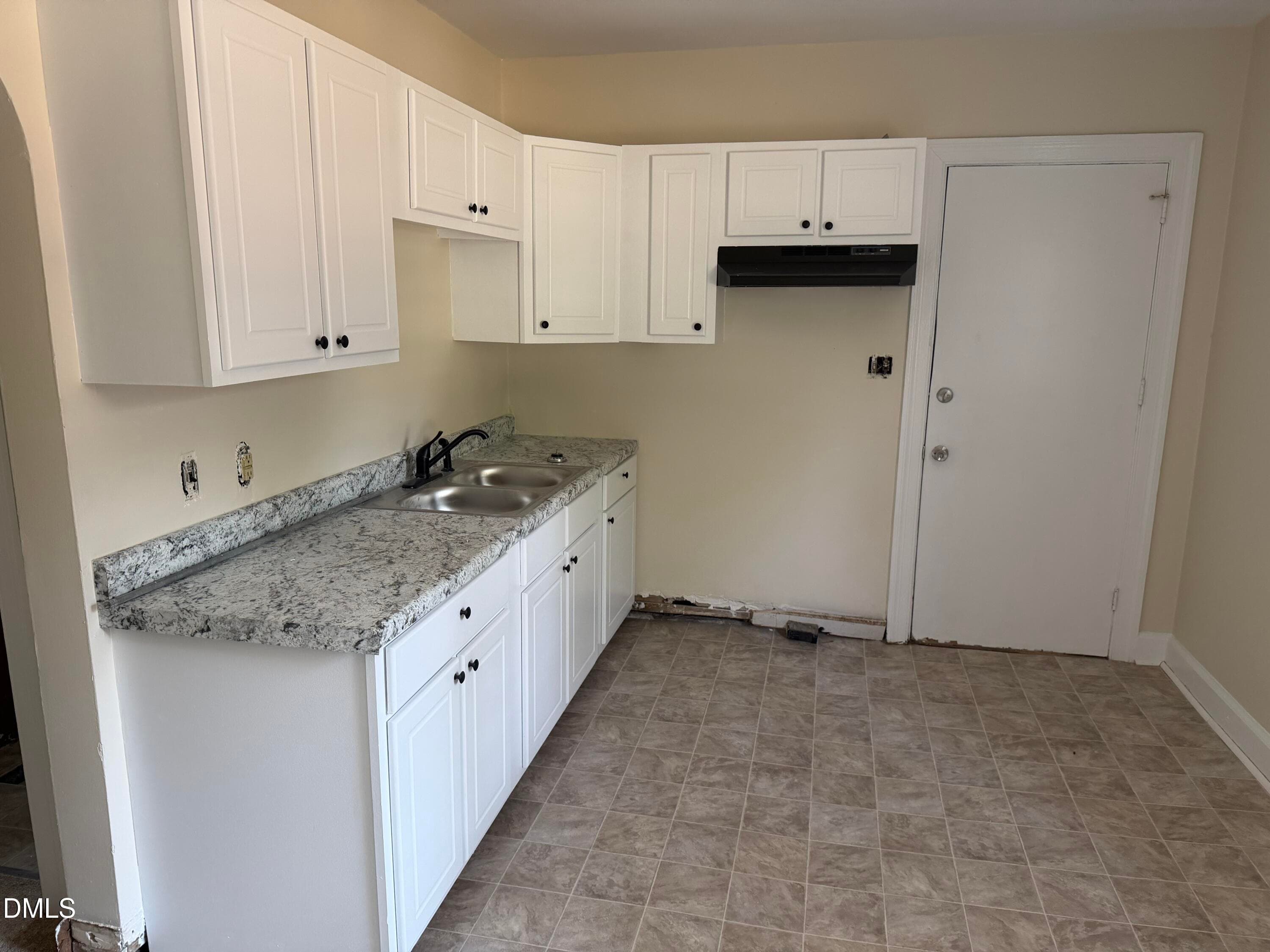 Kitchen - 305 Dewey Street SW, Wilson, NC 27893, Wilson
