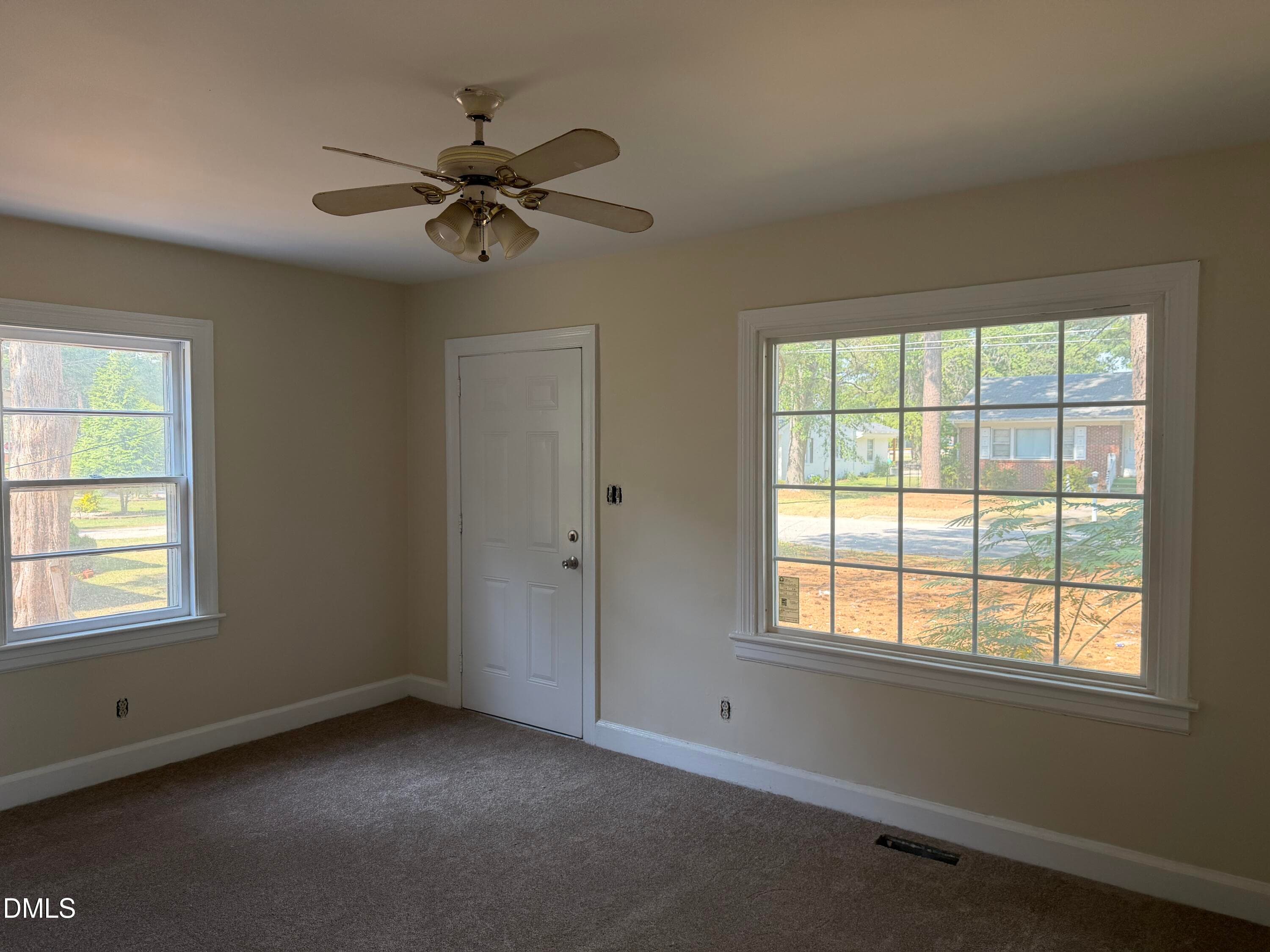 Living Room 3 - 305 Dewey Street SW, Wilson, NC 27893, Wilson
