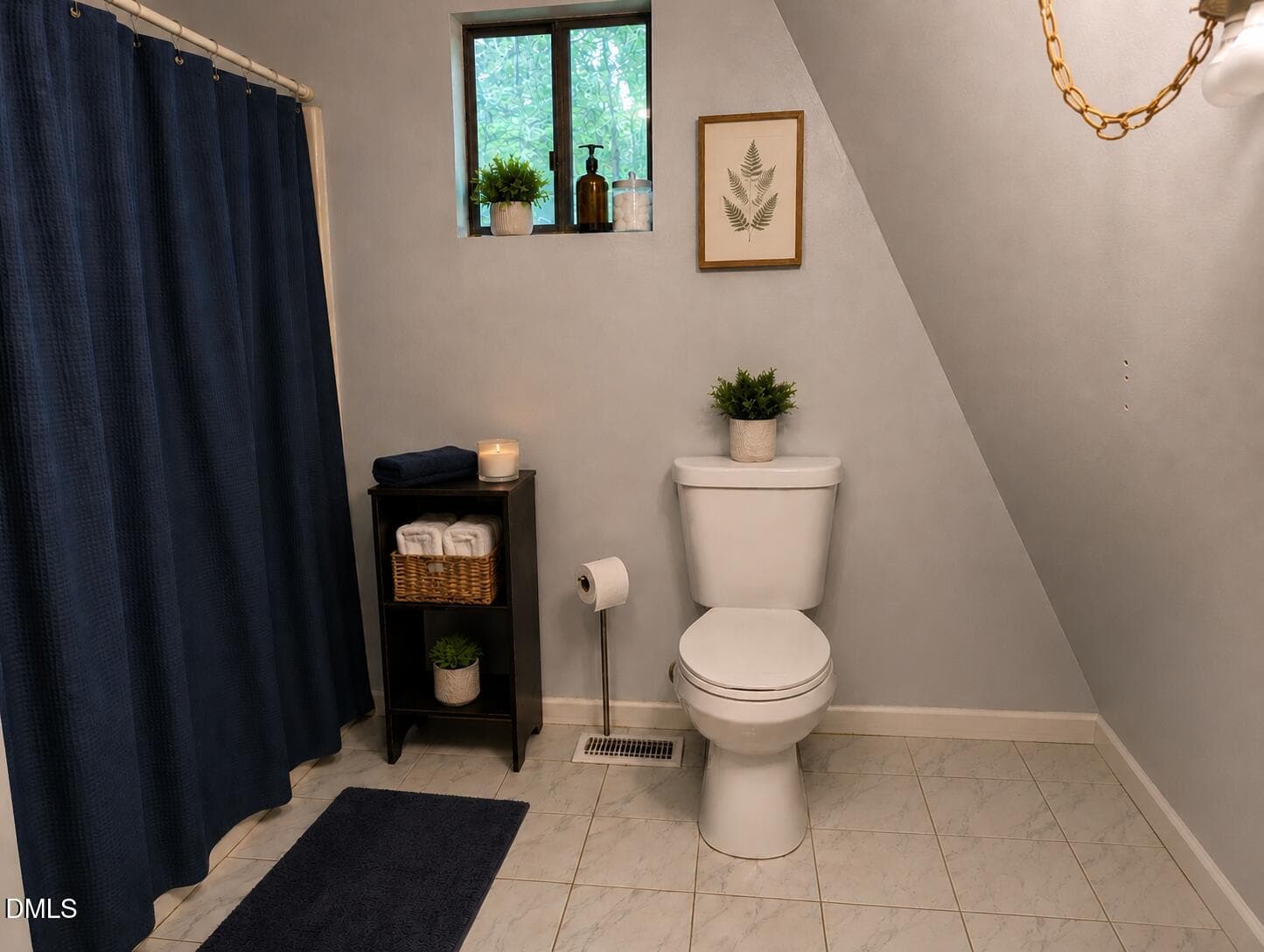 main floor bathroom - 2229 Old Nc 10, Hillsborough, NC 27278, Hillsborough