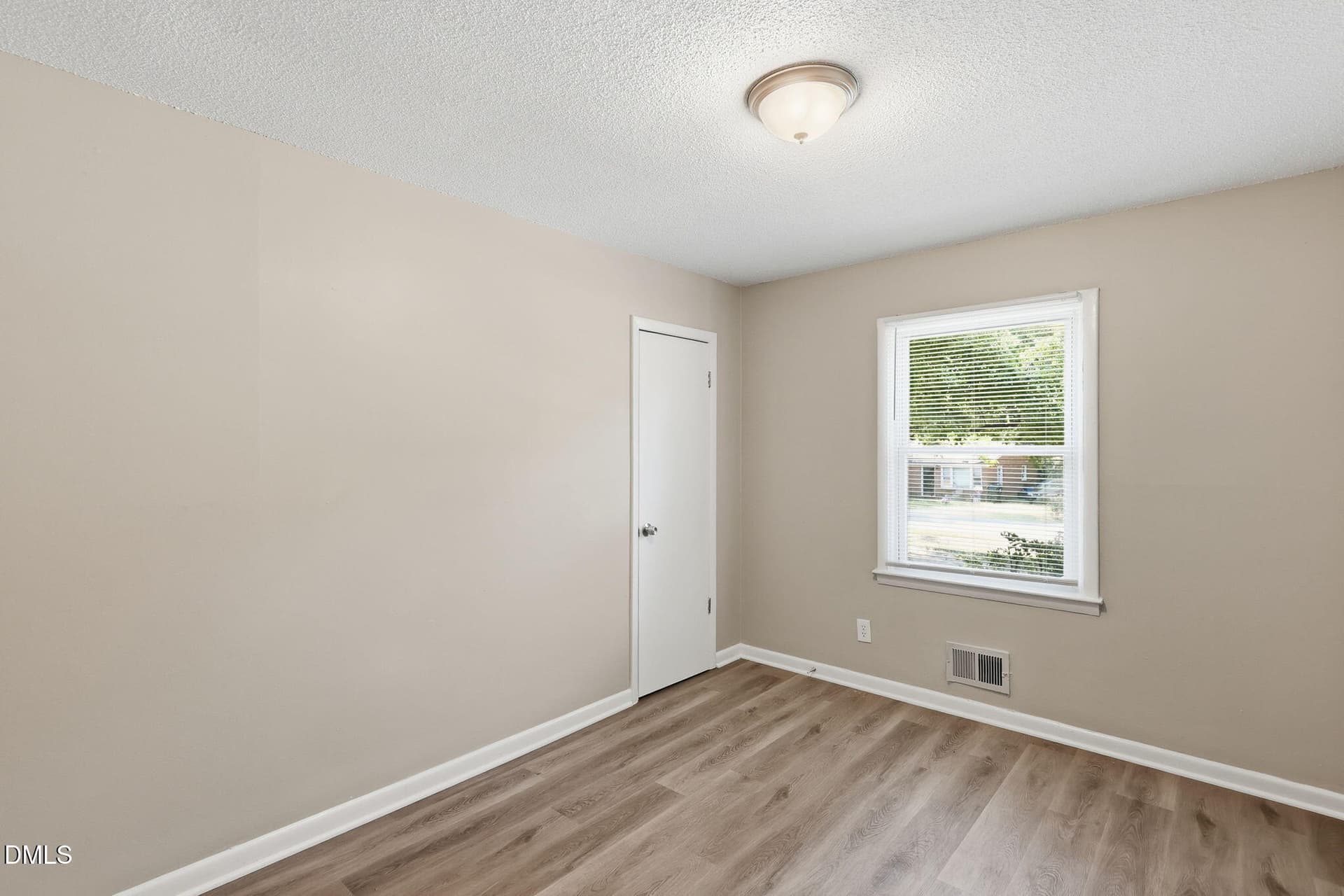 011_ListerPros - 113 E Franklin Street, Zebulon, NC 27597
